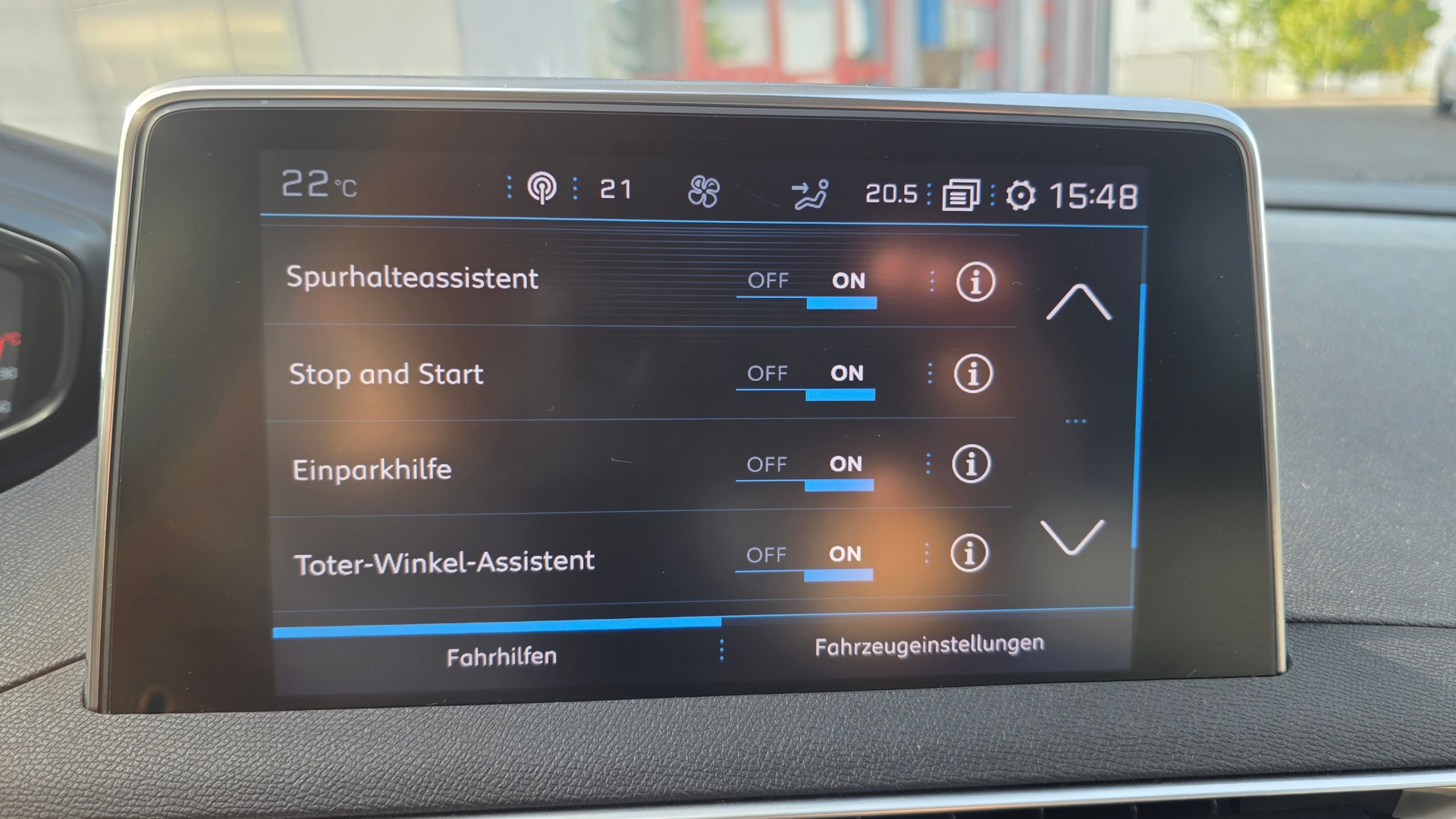 PEUGEOT 3008 1.5 BlueHDi Allure Automat-image-21