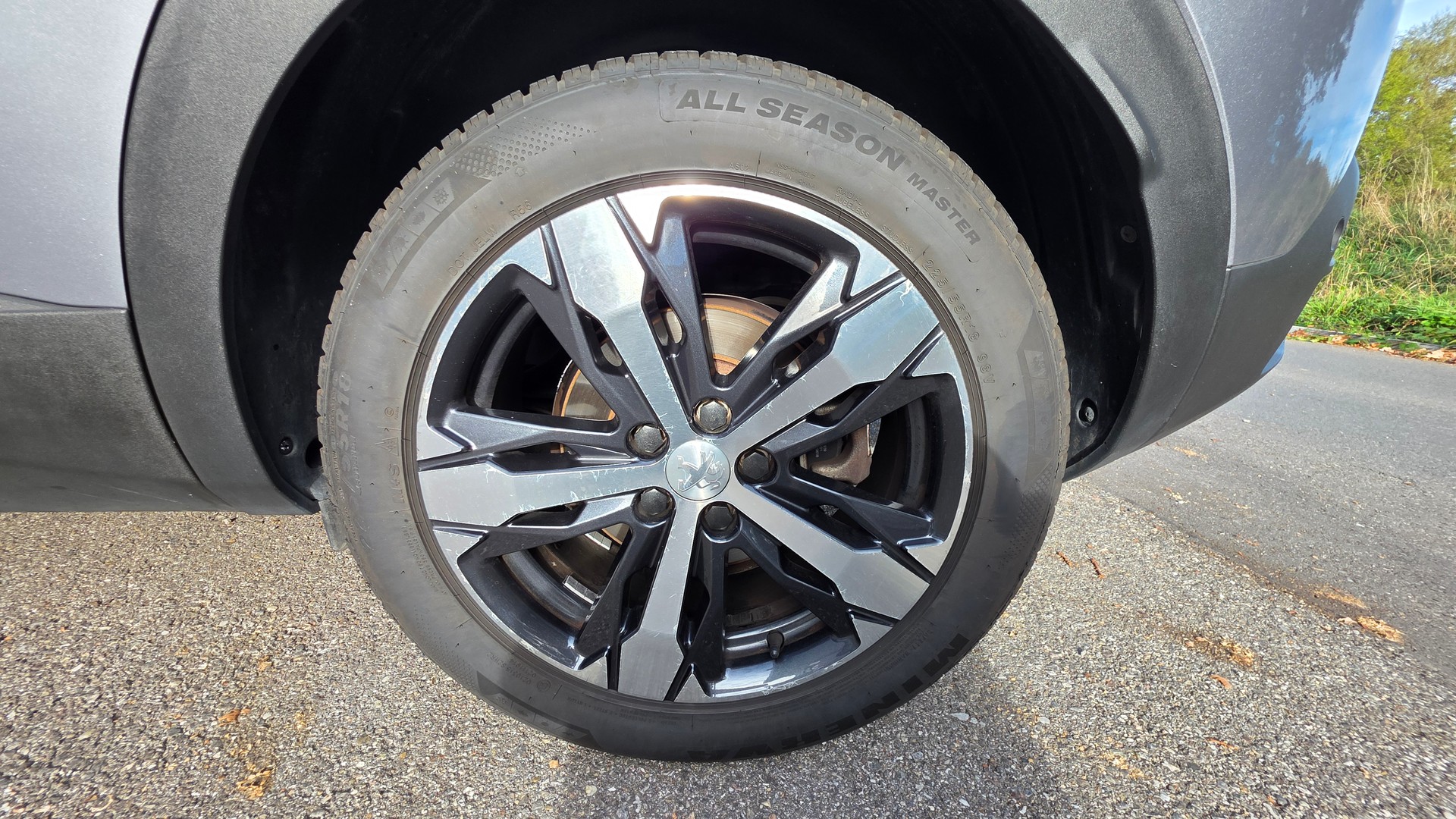PEUGEOT 3008 1.5 BlueHDi Allure Automat-image-9