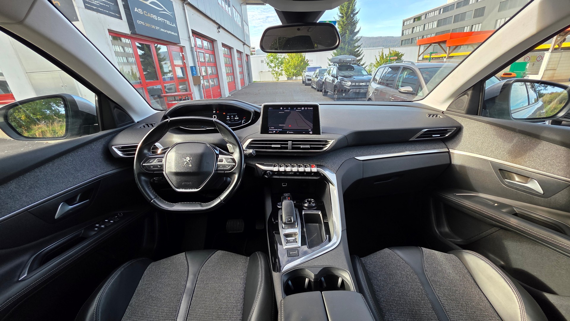 PEUGEOT 3008 1.5 BlueHDi Allure Automat-image-10