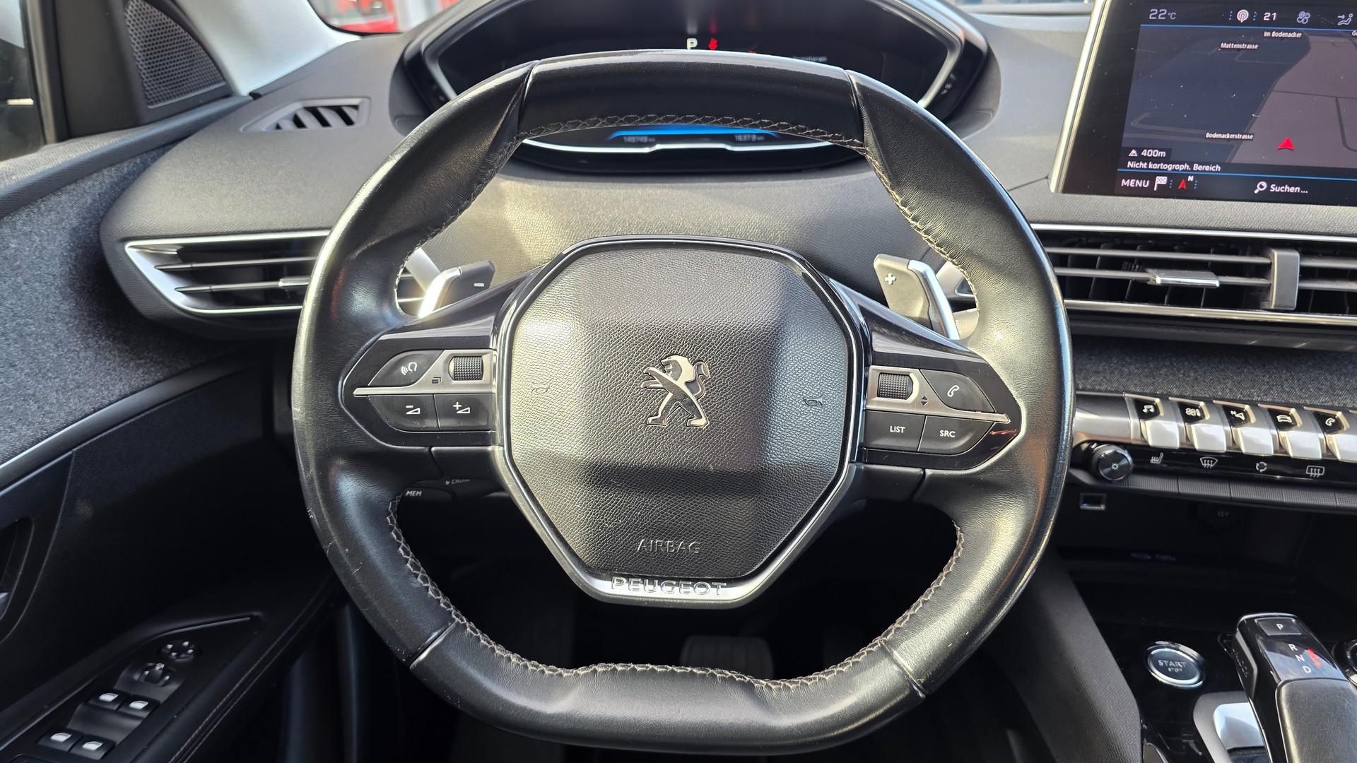 PEUGEOT 3008 1.5 BlueHDi Allure Automat-image-12