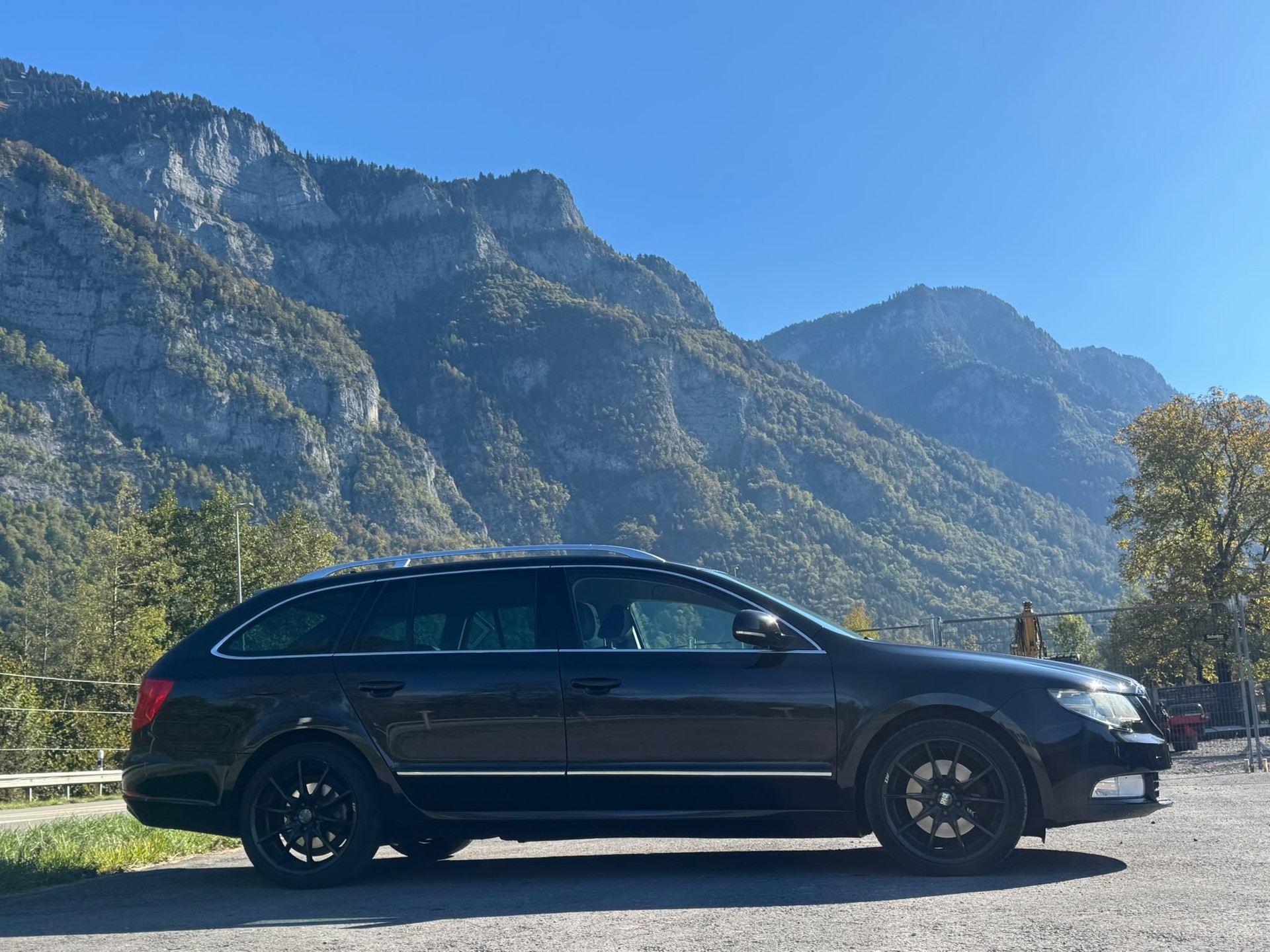 SKODA Superb Combi 2.0 TDi Elegance DSG-image-5
