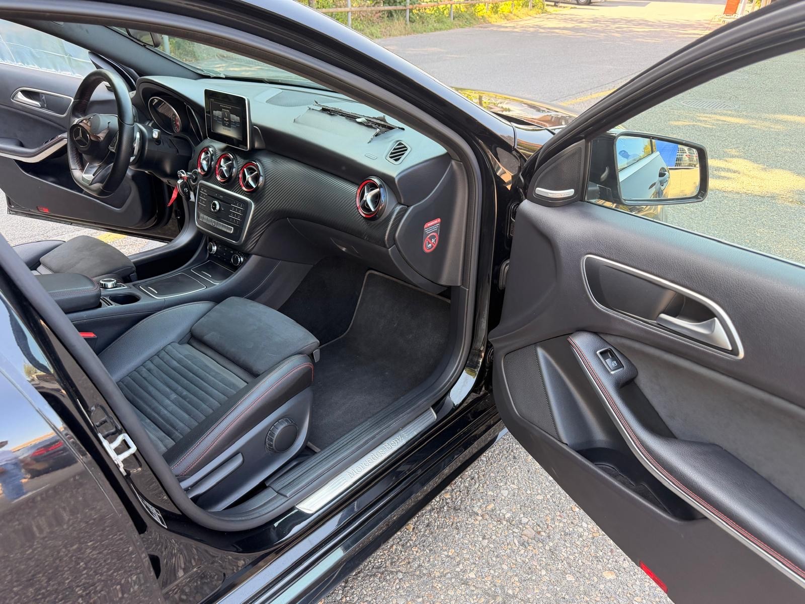 MERCEDES-BENZ A 250 Sport 4Matic 7G-DCT-image-11