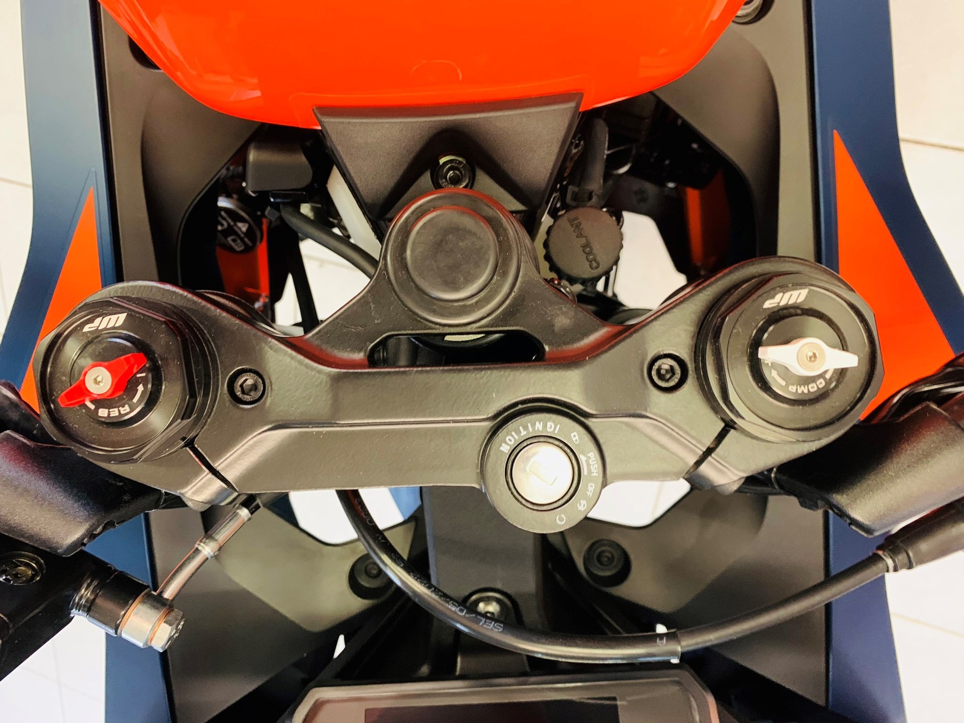 KTM RC 390 ABS-image-4