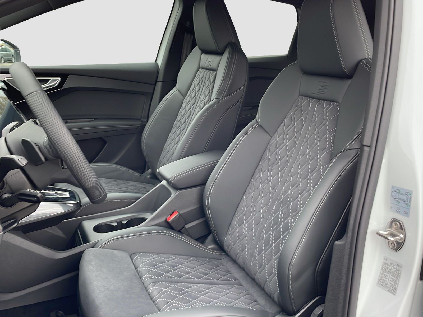 AUDI Q4 Sportback e-tron 50 quattro-image-4