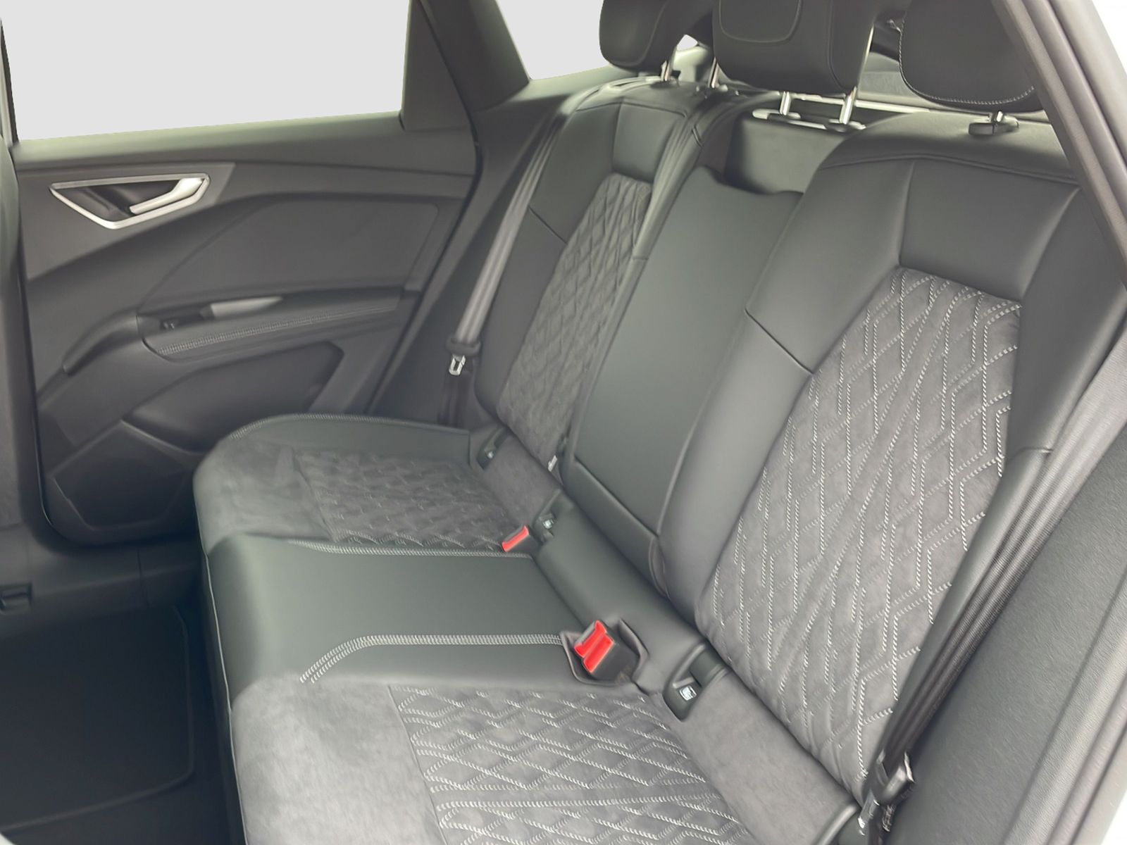 AUDI Q4 Sportback e-tron 50 quattro-image-6