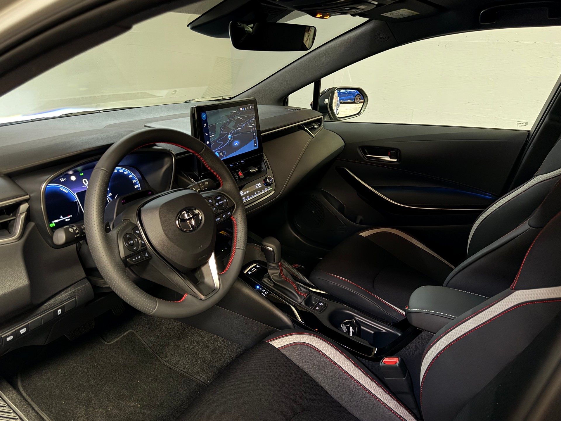 TOYOTA Corolla Touring Sports 2.0 HSD GR Sport e-CVT-image-12