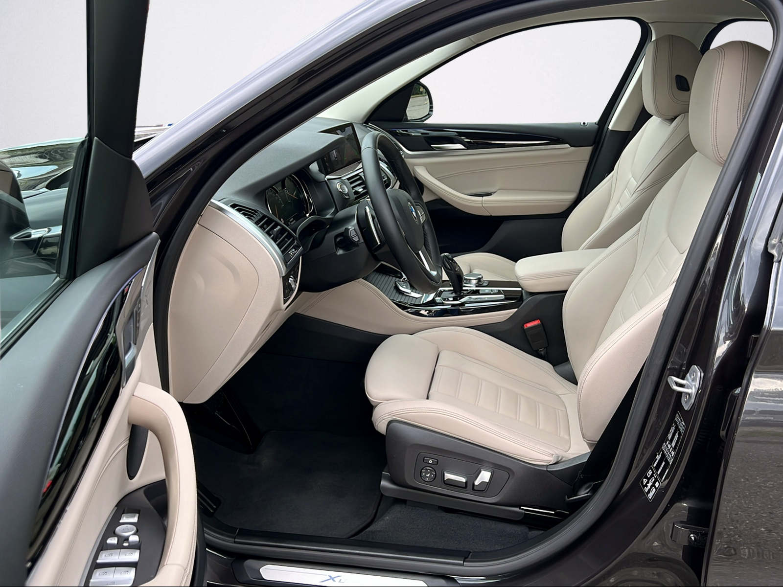 BMW X4 xDrive 30i xLine Steptronic-image-11