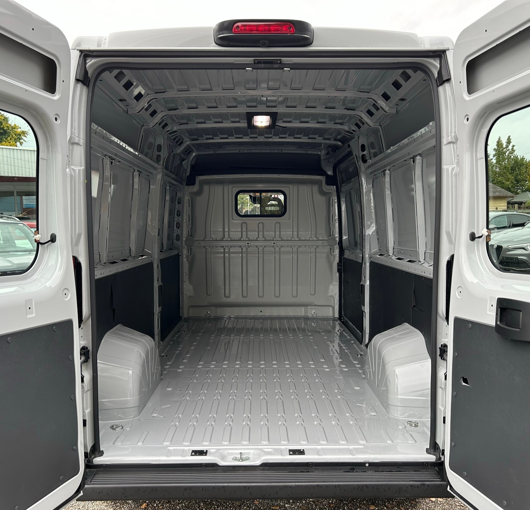 FIAT E-Ducato 47kWh L3H2-image-6