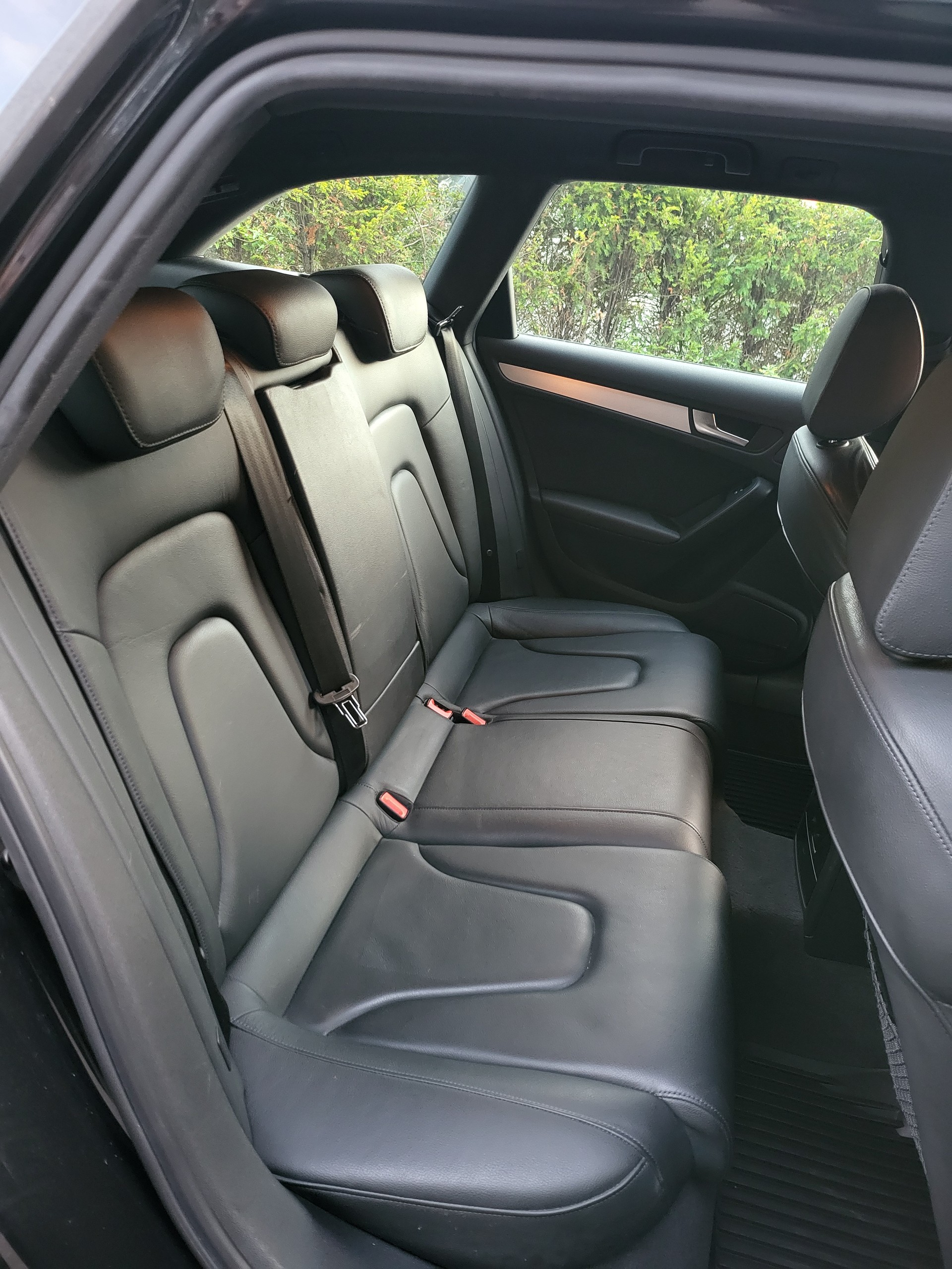 AUDI A4 Avant 2.0 TFSI quattro S-tronic-image-10