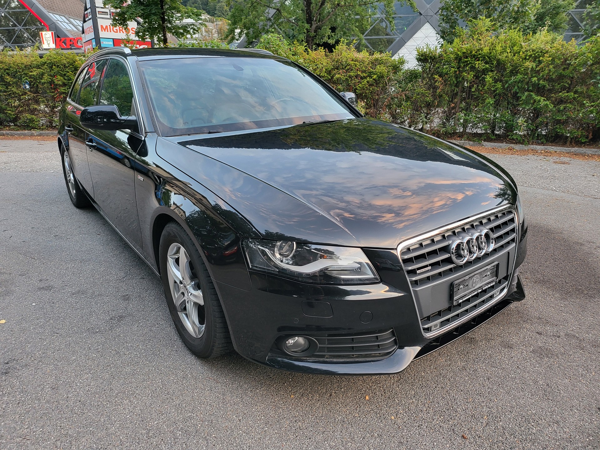 AUDI A4 Avant 2.0 TFSI quattro S-tronic-image-2