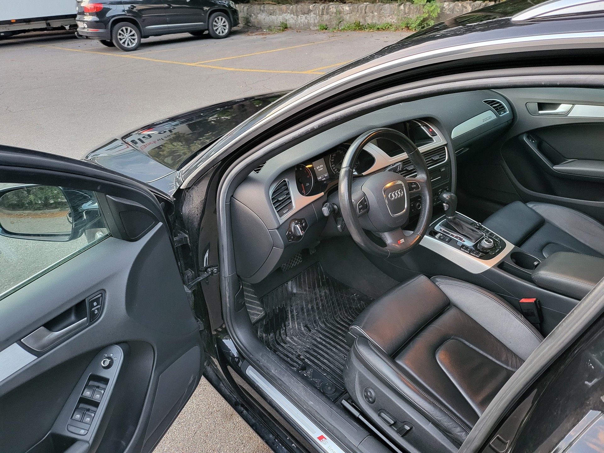 AUDI A4 Avant 2.0 TFSI quattro S-tronic-image-7