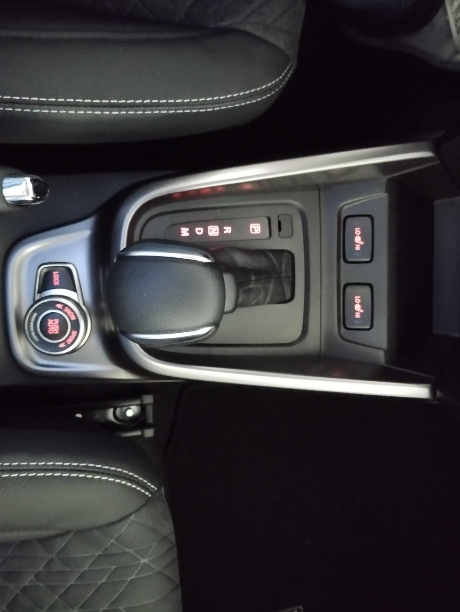 SUZUKI Vitara 1.5 Hybrid Piz Sulai Top 4x4 AGS-image-20