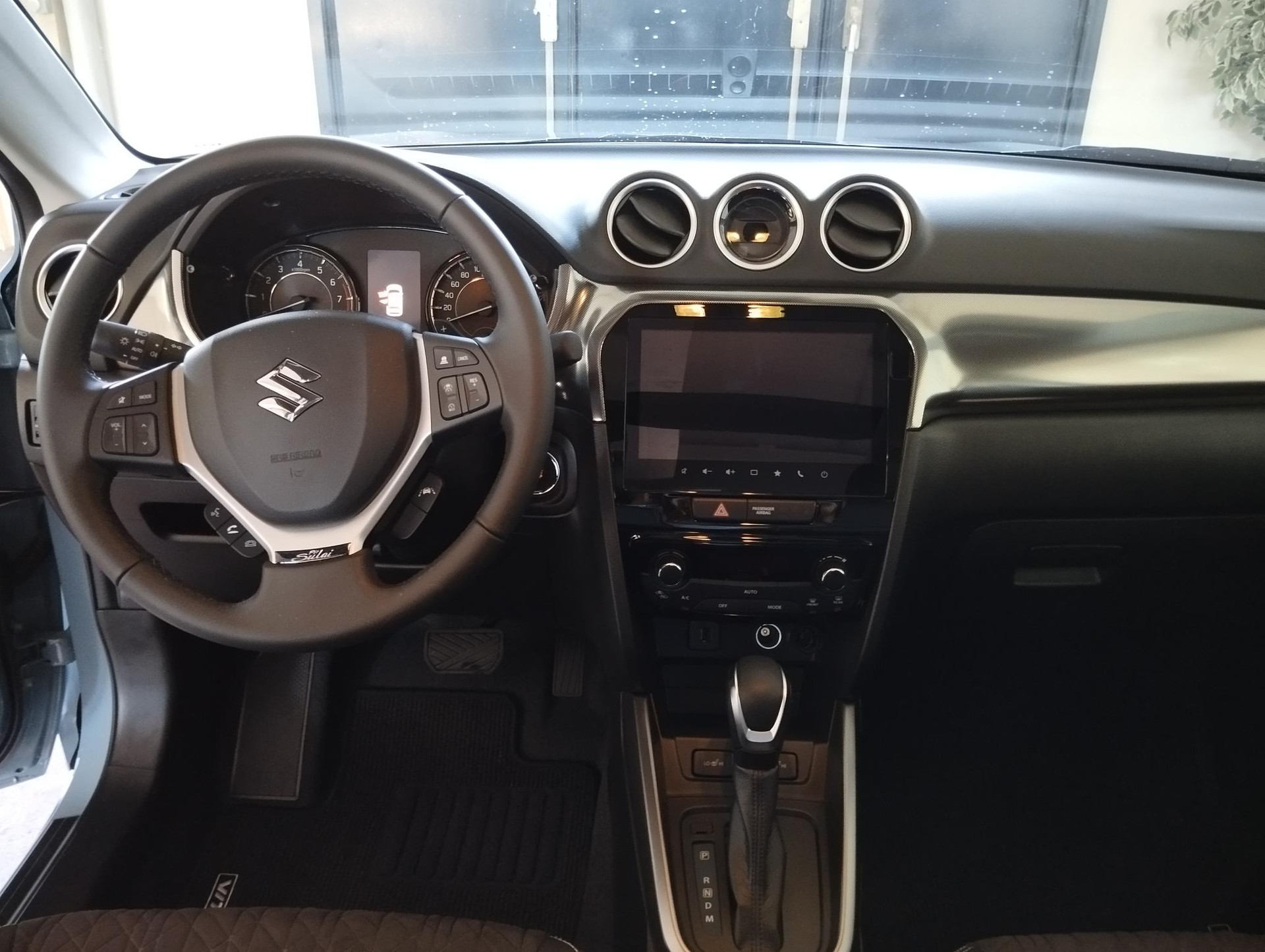 SUZUKI Vitara 1.5 Hybrid Piz Sulai Top 4x4 AGS-image-10