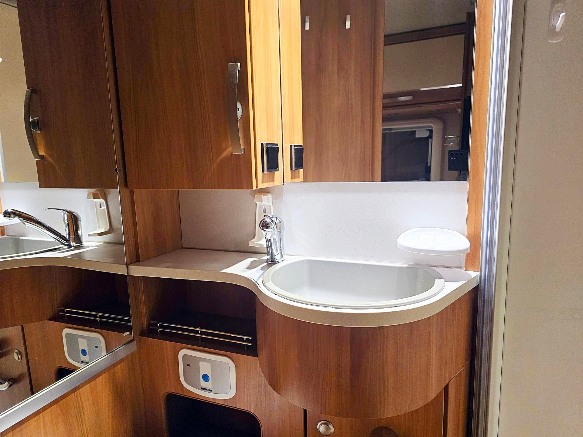 HYMER EXIS-I EX 688 2,3 DIESEL FIAT DUCATO MJ 130-image-14