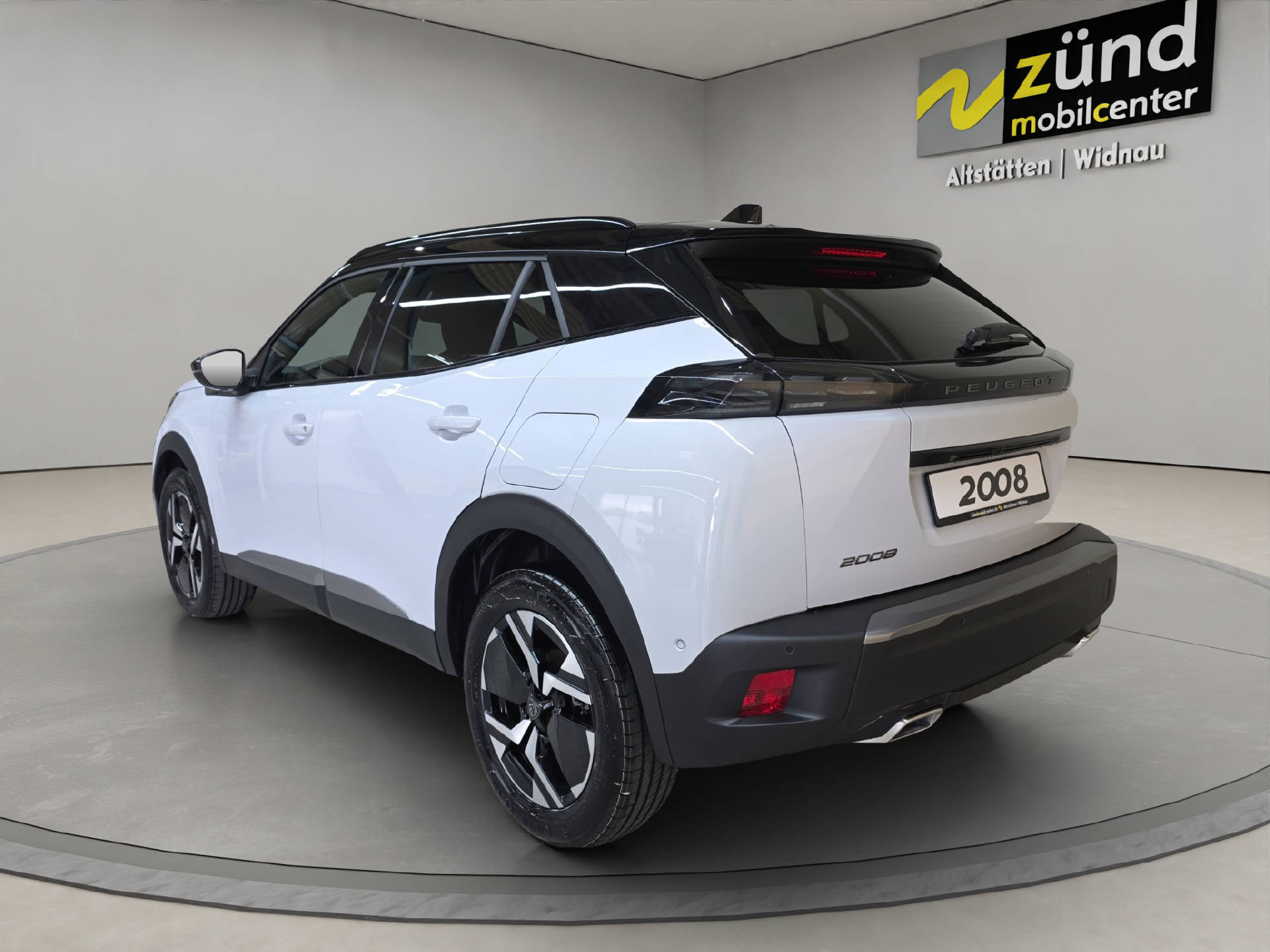 PEUGEOT 2008 1.2 PureTech 130 GT-image-2