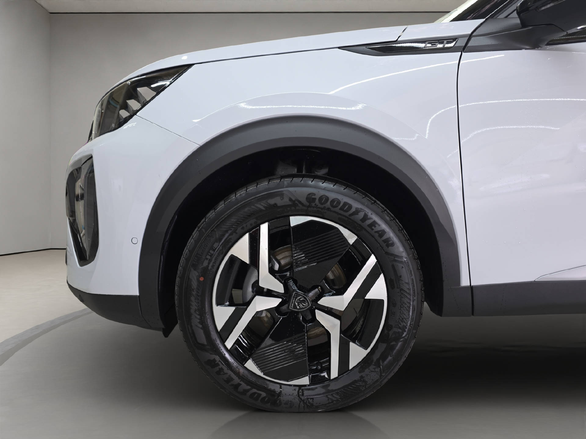 PEUGEOT 2008 1.2 PureTech 130 GT-image-12