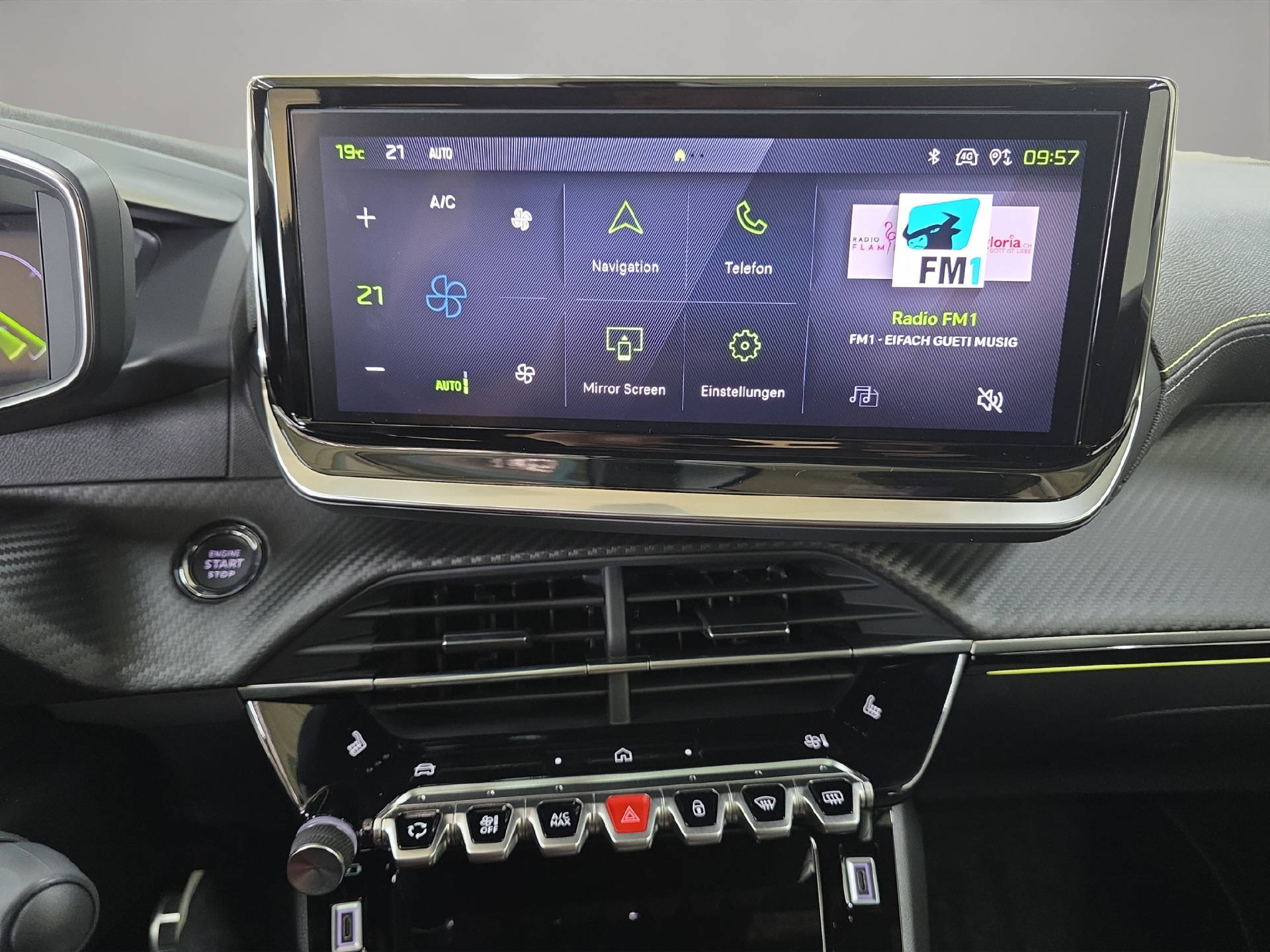 PEUGEOT 2008 1.2 PureTech 130 GT-image-15
