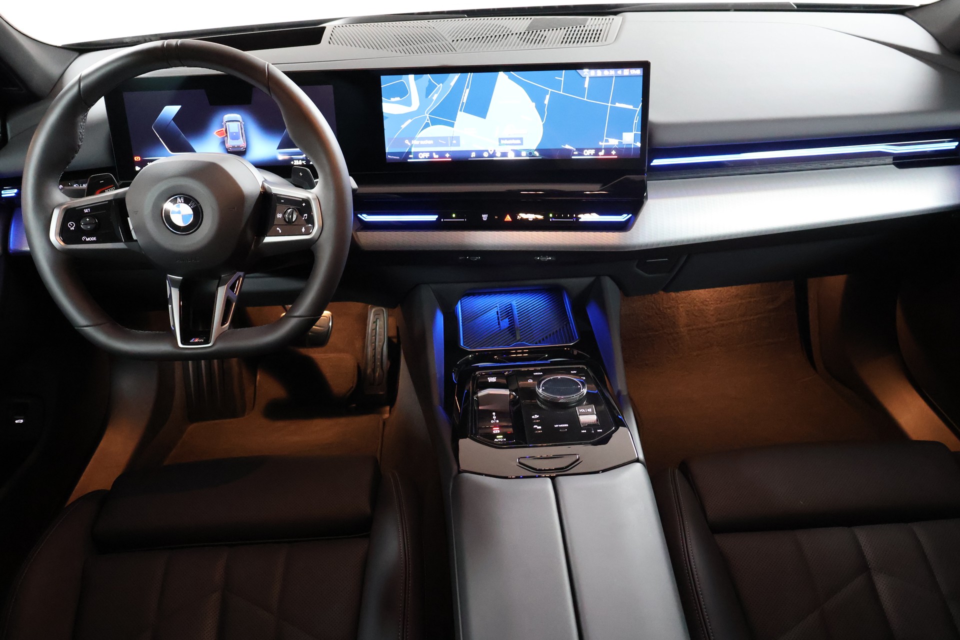 BMW 520d xDrive 48V Touring Pure M Sport Edition-image-6