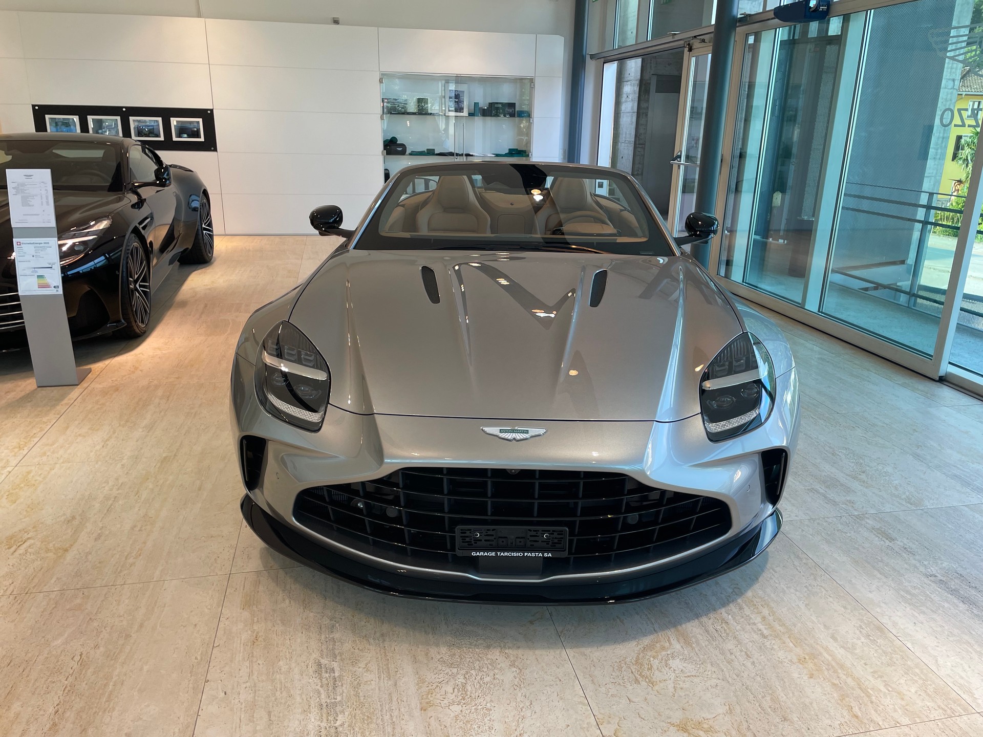 ASTON MARTIN New V8 Vantage Roadster-image-6