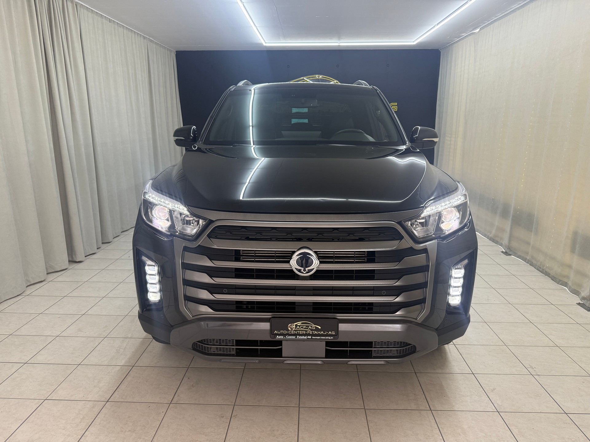 KGM-SsangYong Grand Musso 2.2 Sapphire 4WD A-showroom-element-1