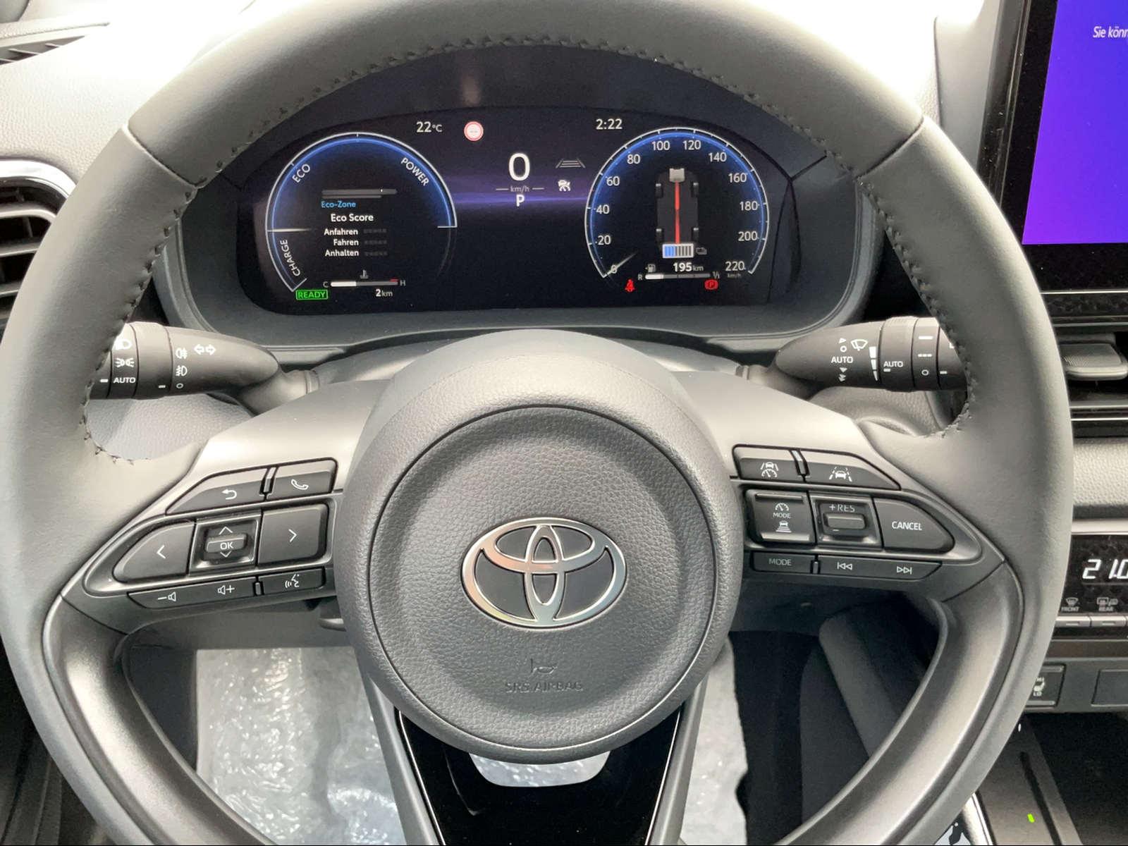 TOYOTA Yaris 1.5 VVT-i HSD Premium-image-2