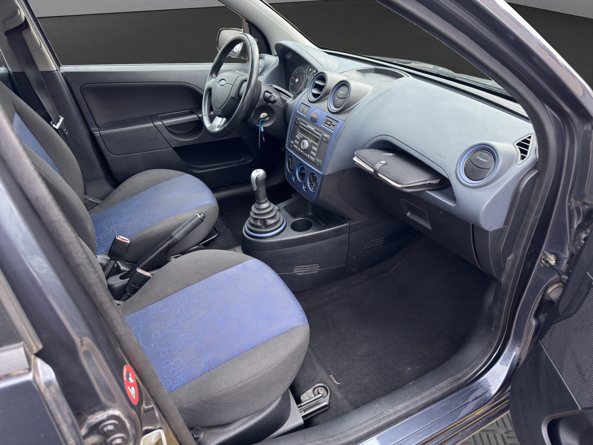 FORD Fiesta 1.4 16V Trend-image-9