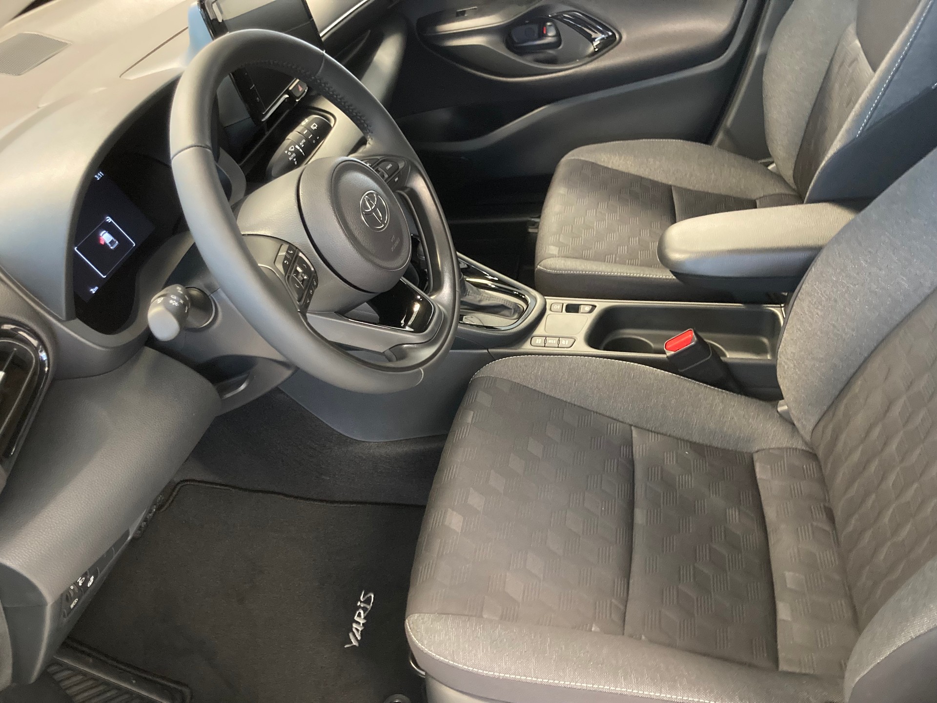 TOYOTA Yaris 1.5 Trend Plus e-CVT-image-7