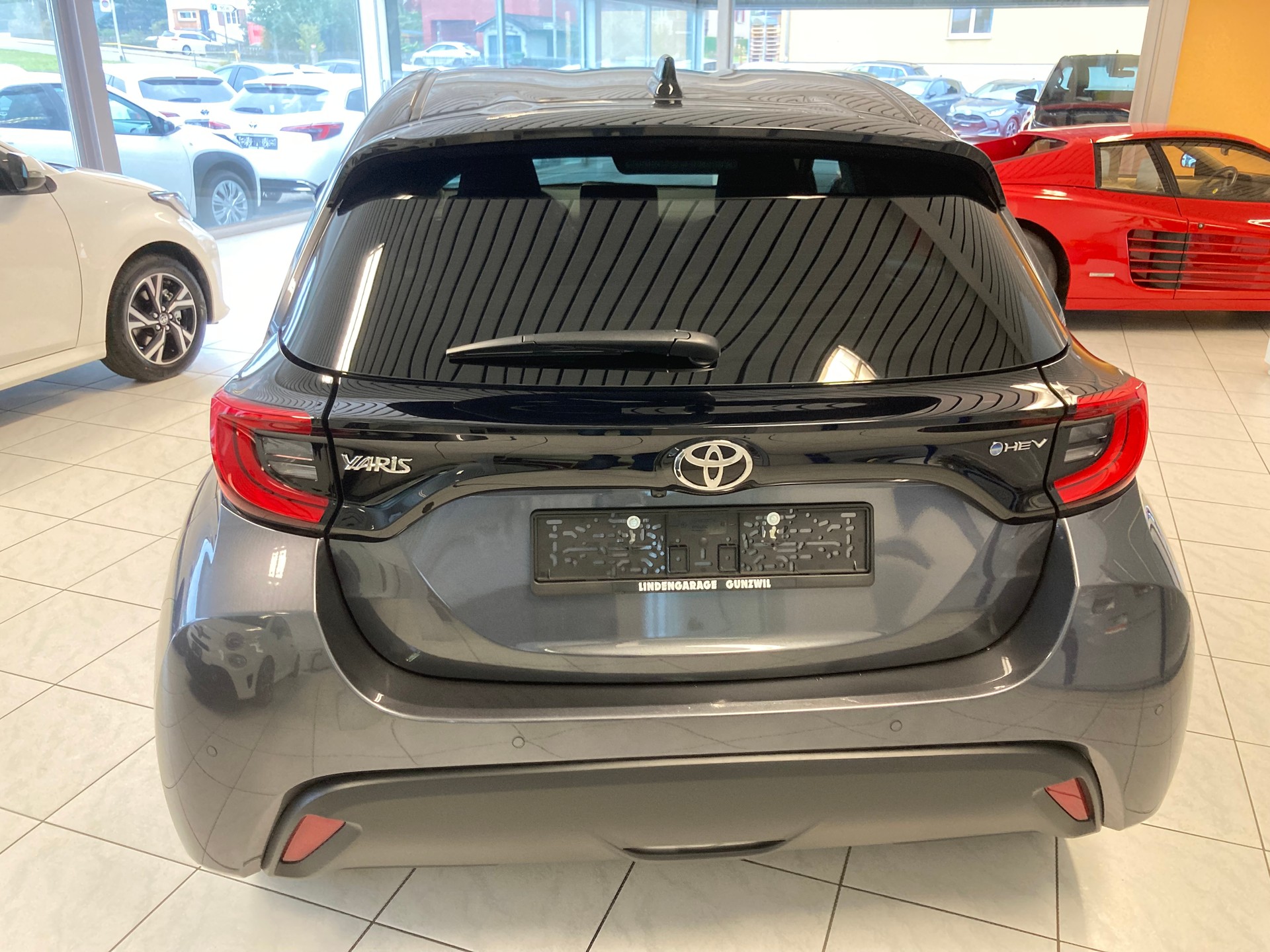 TOYOTA Yaris 1.5 Trend Plus e-CVT-image-3