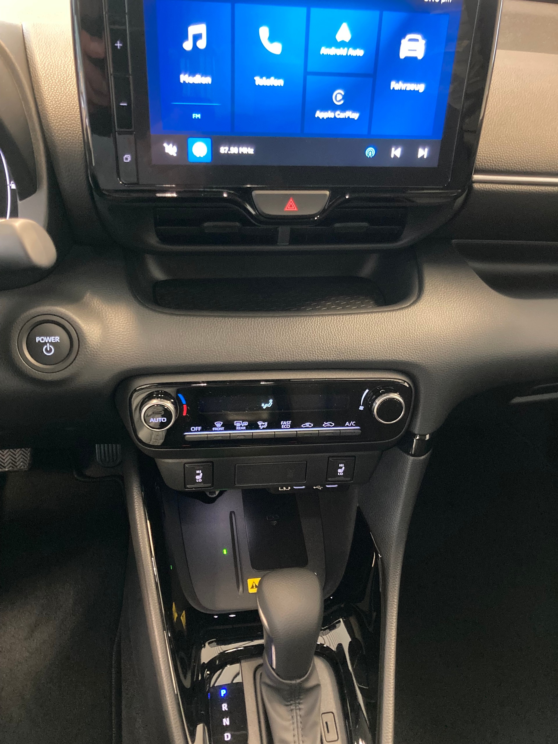TOYOTA Yaris 1.5 Trend Plus e-CVT-image-9