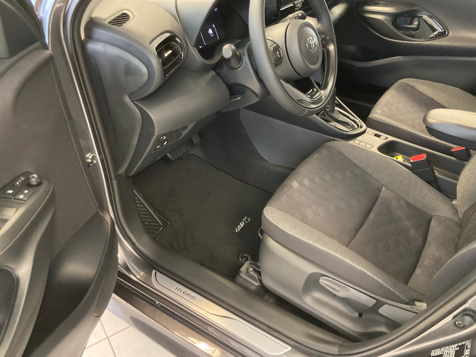 TOYOTA Yaris 1.5 Trend Plus e-CVT-image-6
