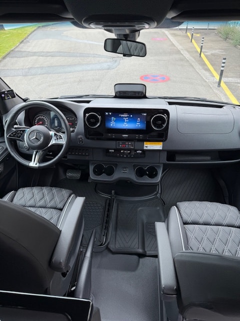 MERCEDES-BENZ Sprinter 519 bus 17 places-image-1