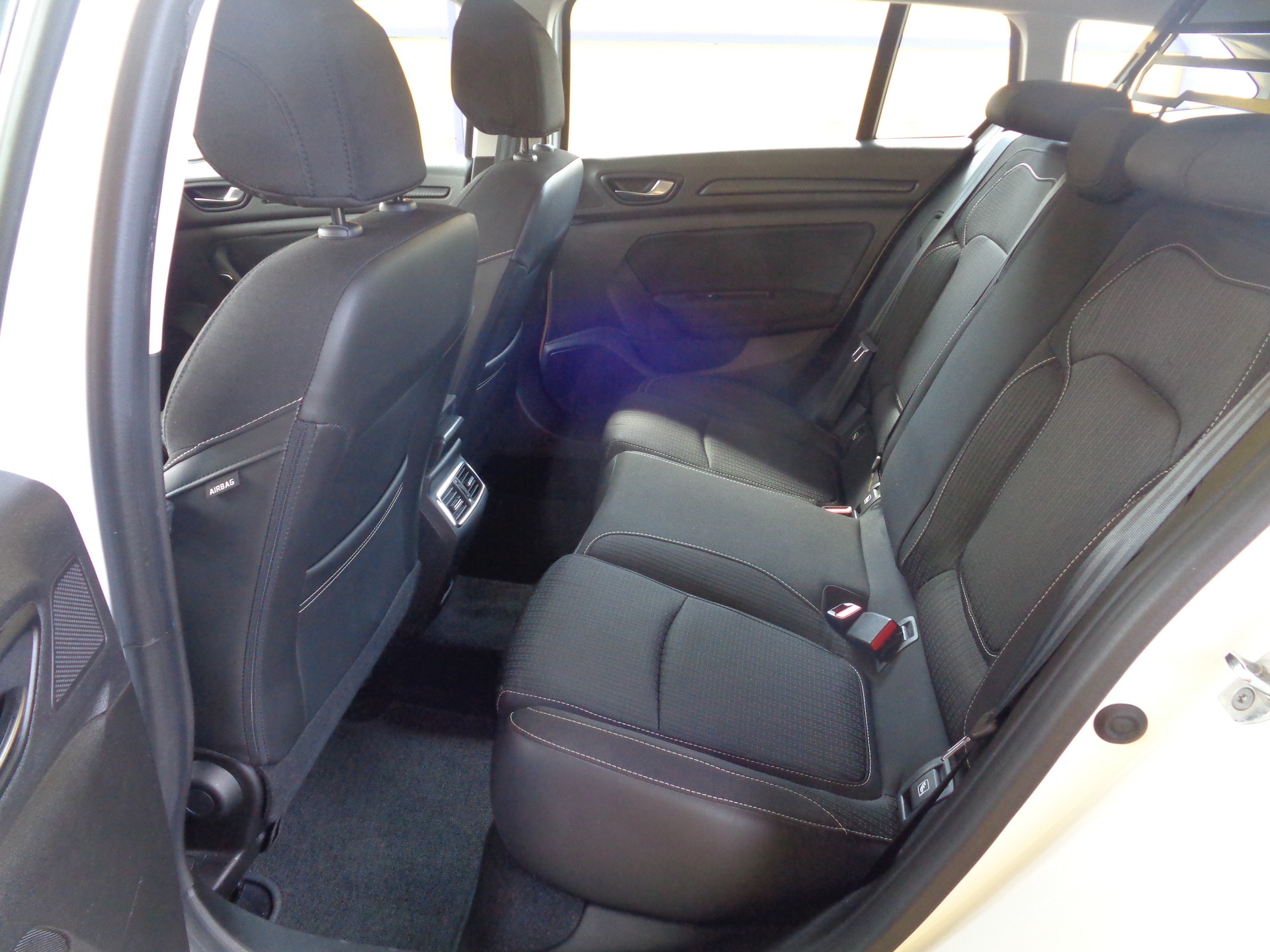 RENAULT Mégane Grandtour 1.5 dCi Business EDC-image-11