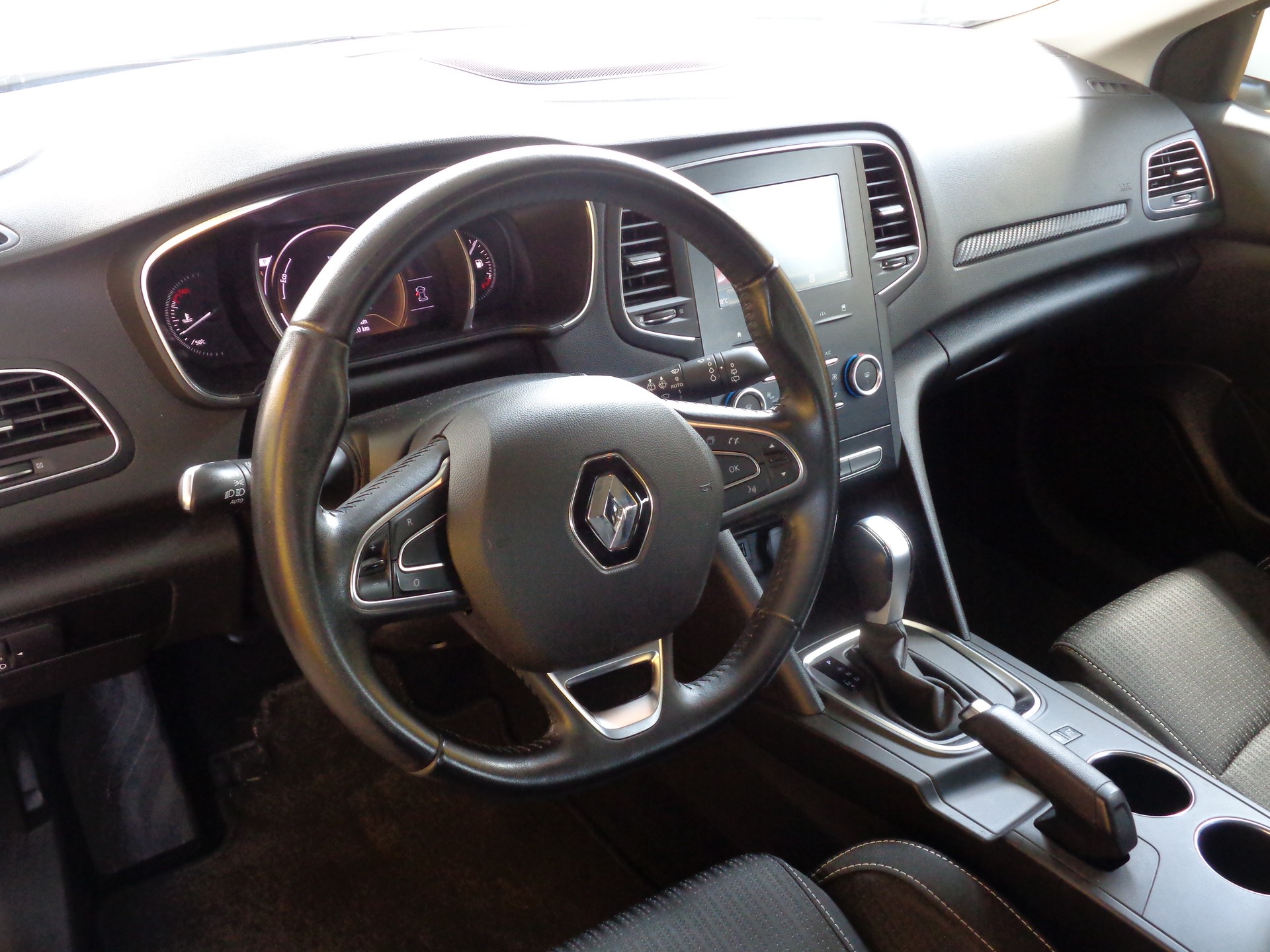 RENAULT Mégane Grandtour 1.5 dCi Business EDC-image-12