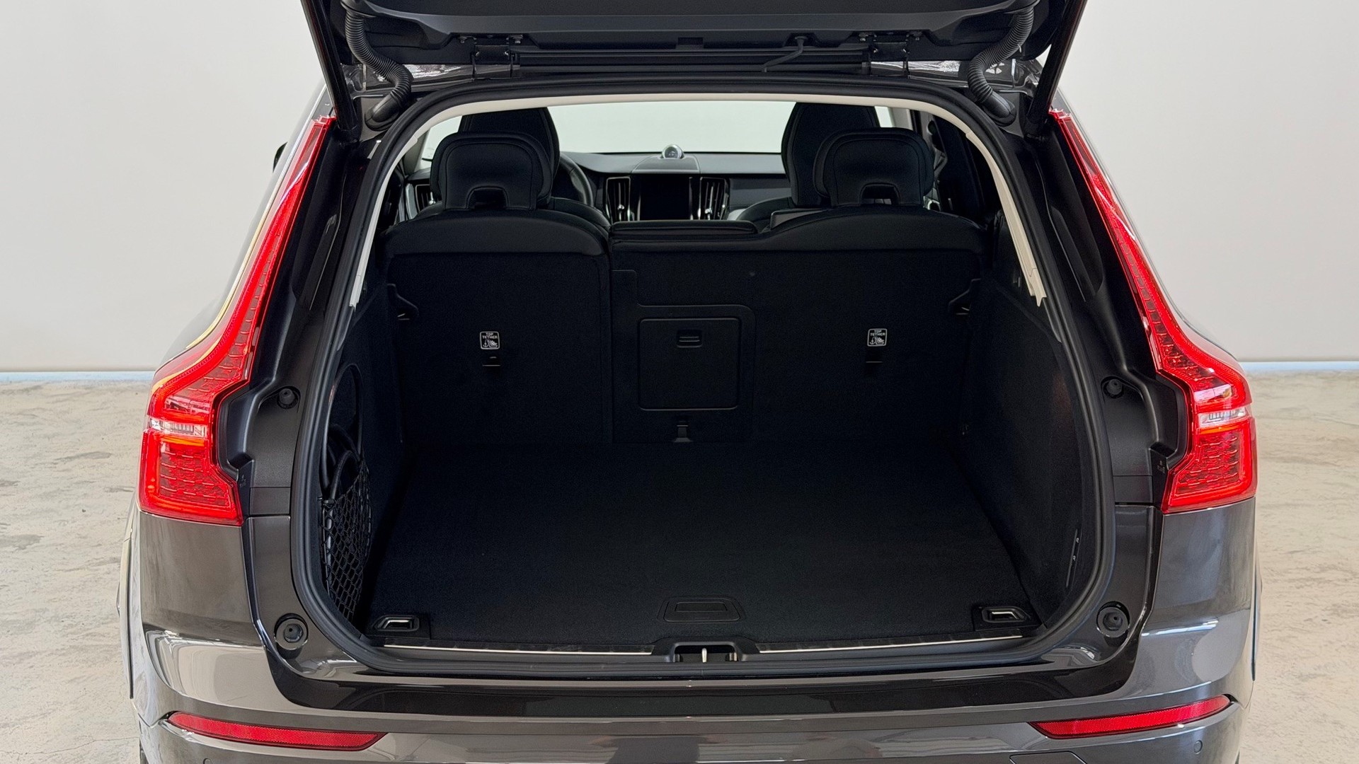 VOLVO XC60 2.0 T8 TE Ultra Dark eAWD-image-13