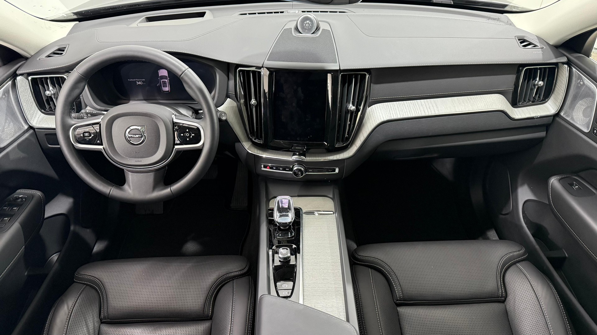 VOLVO XC60 2.0 T8 TE Ultra Dark eAWD-image-4