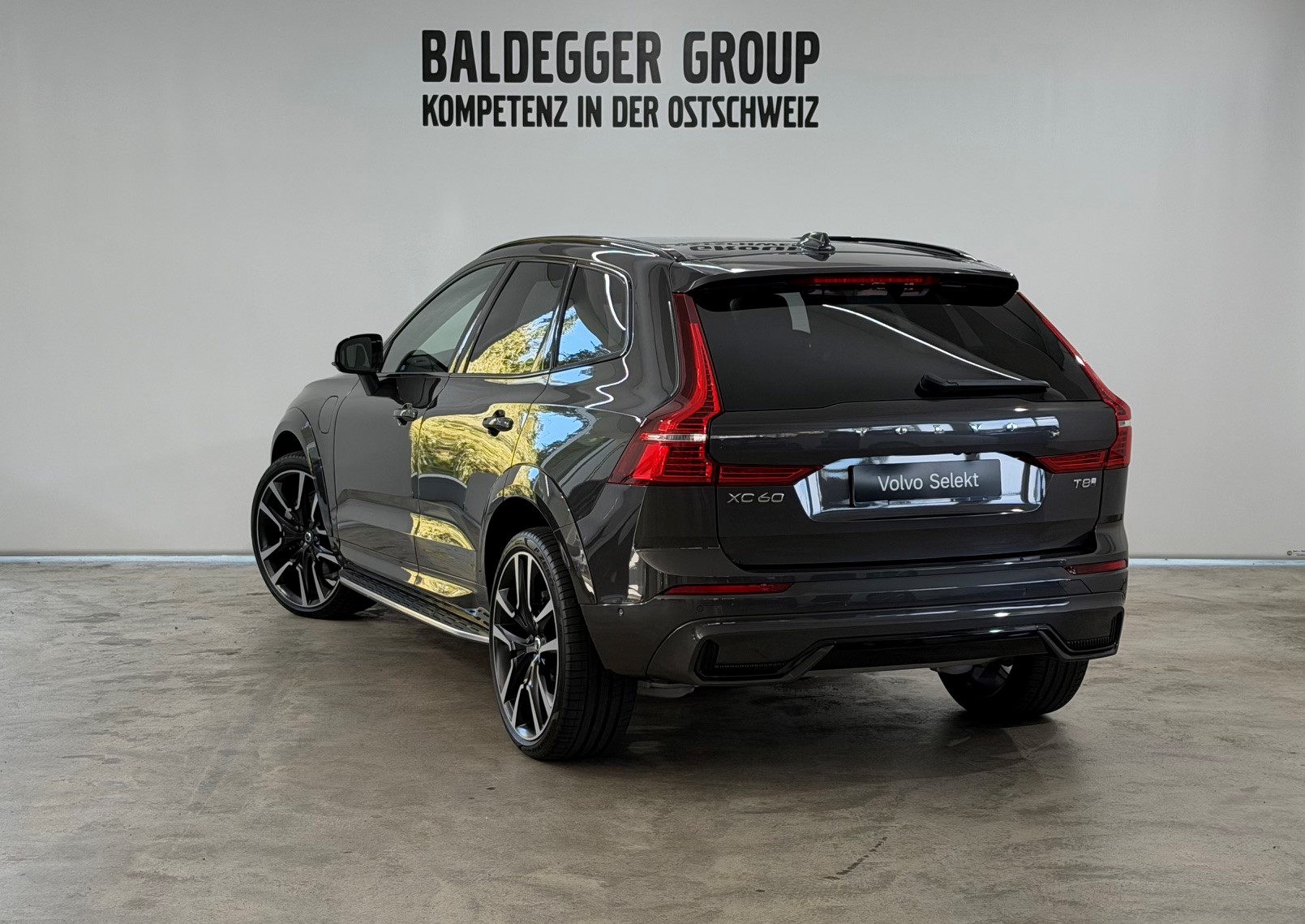VOLVO XC60 2.0 T8 TE Ultra Dark eAWD-image-1