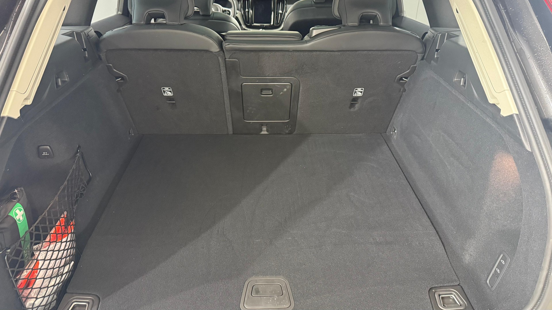 VOLVO XC60 2.0 T8 TE Ultra Dark eAWD-image-6