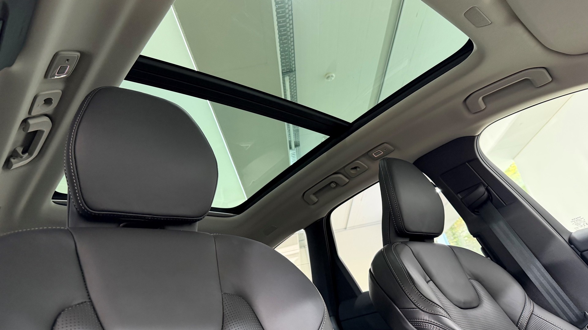 VOLVO XC60 2.0 T8 TE Ultra Dark eAWD-image-15