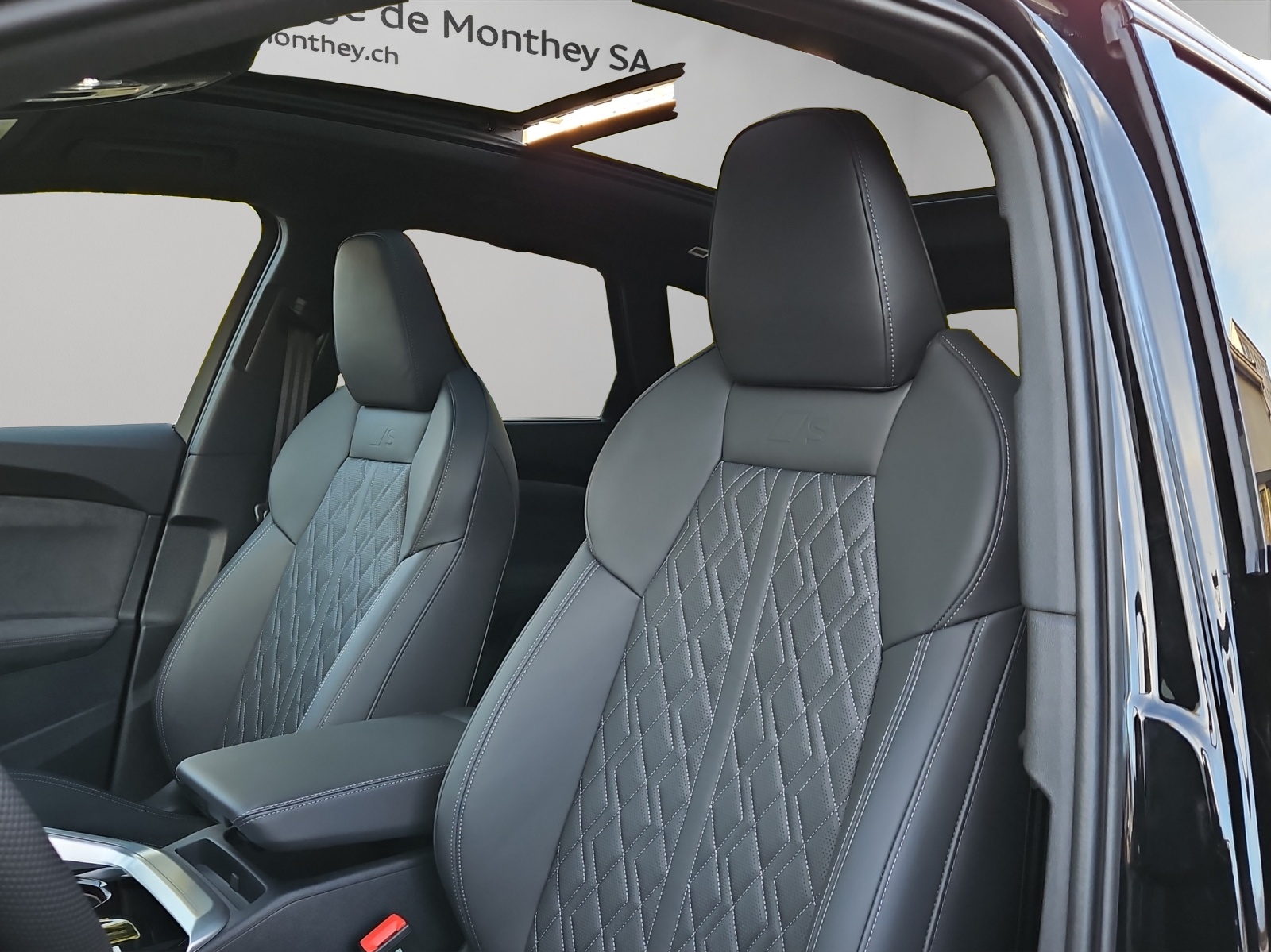 AUDI SQ5 TFSI quattro S-tronic-image-9