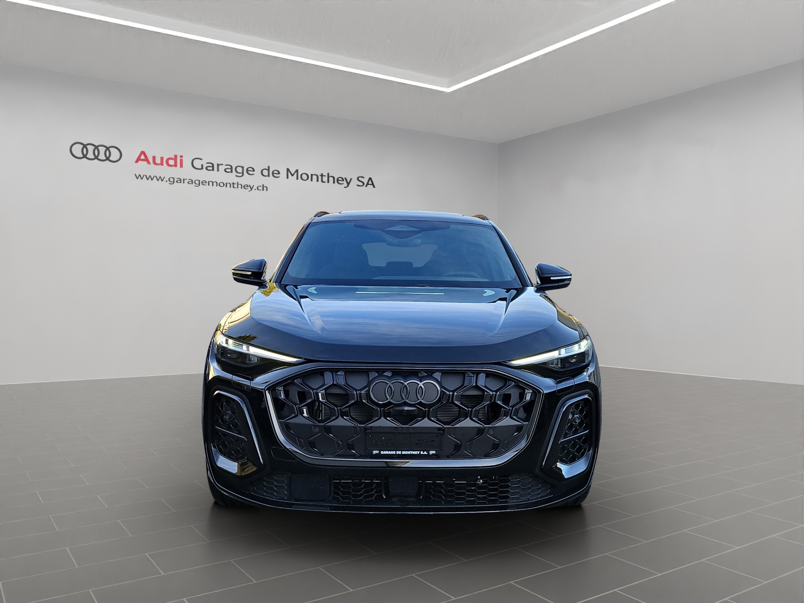 AUDI SQ5 TFSI quattro S-tronic-image-1
