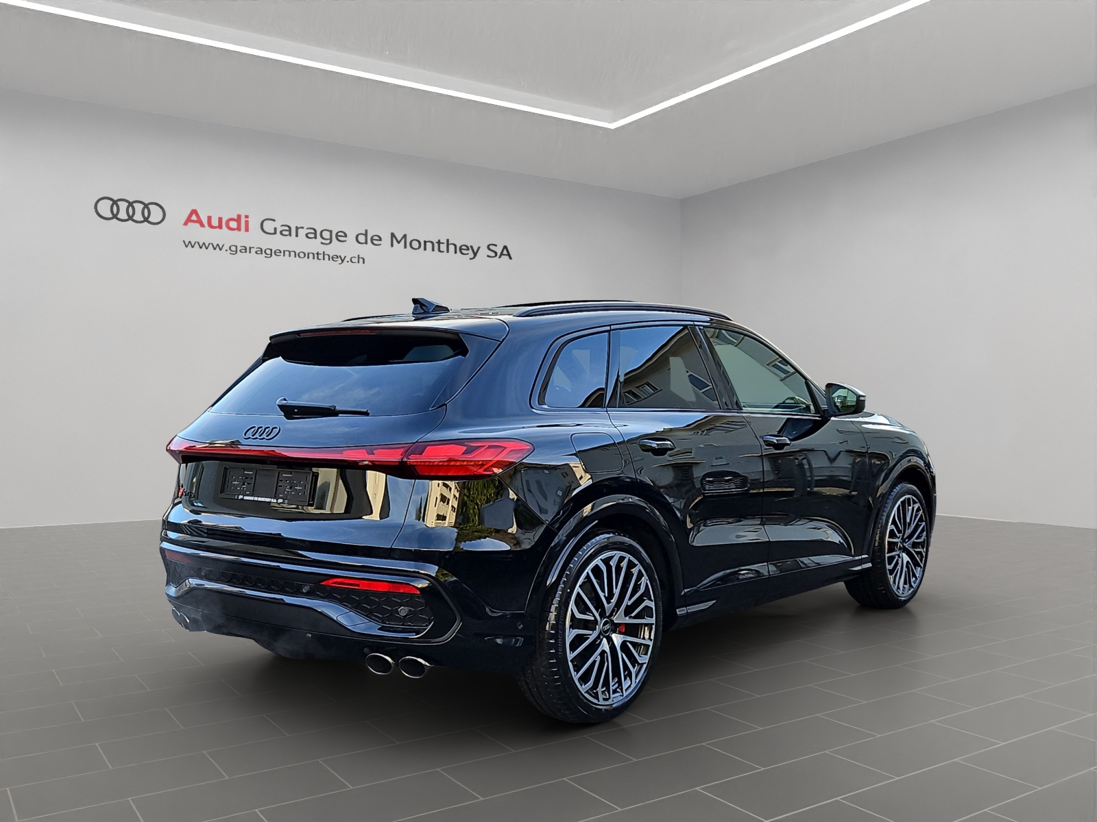 AUDI SQ5 TFSI quattro S-tronic-image-3