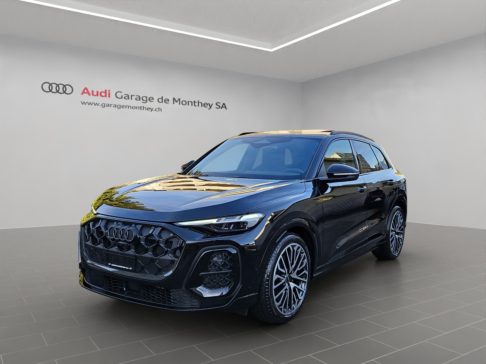 AUDI SQ5 TFSI quattro S-tronic-image-0
