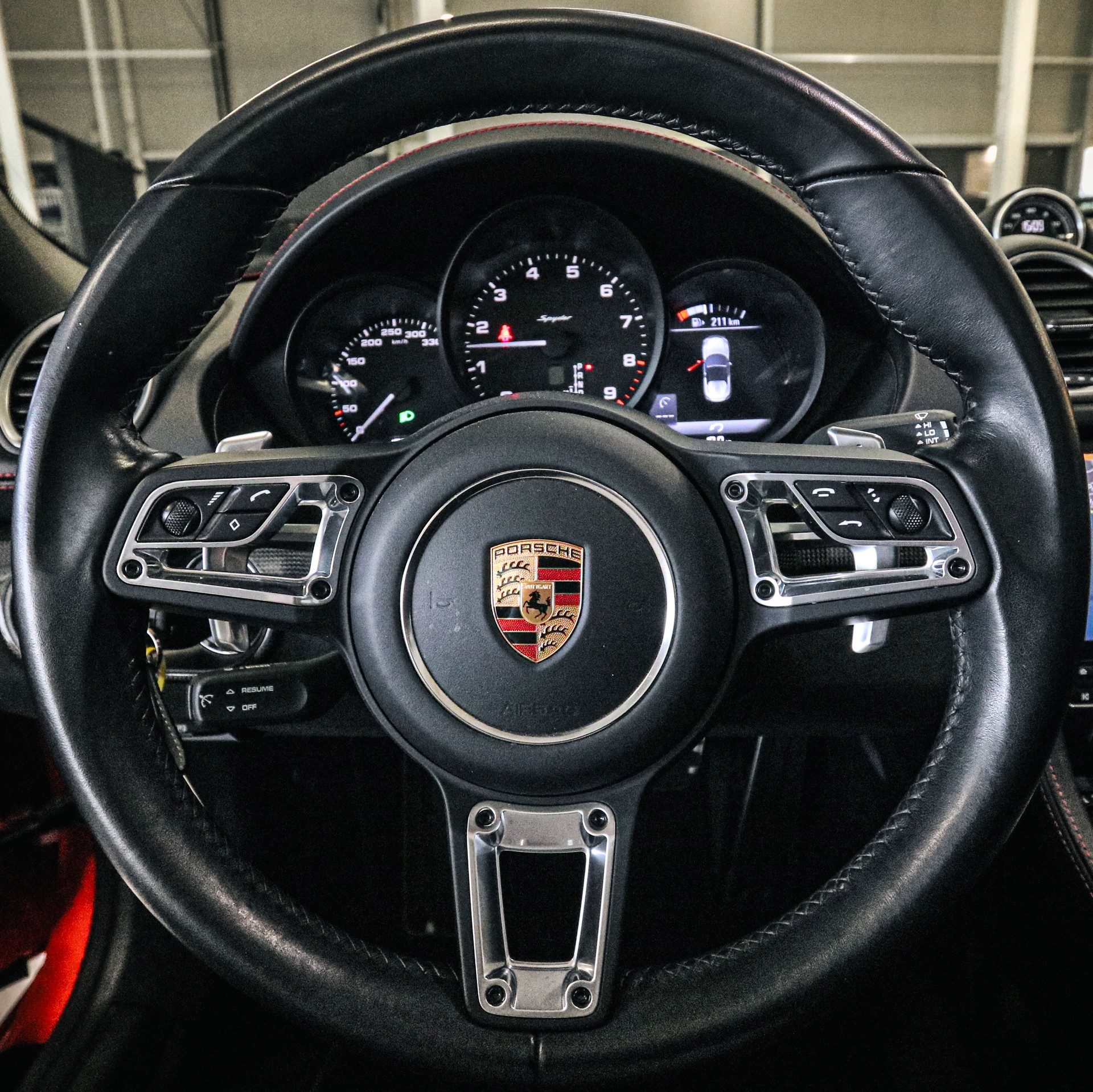 PORSCHE 718 Boxster Spyder PDK-image-13