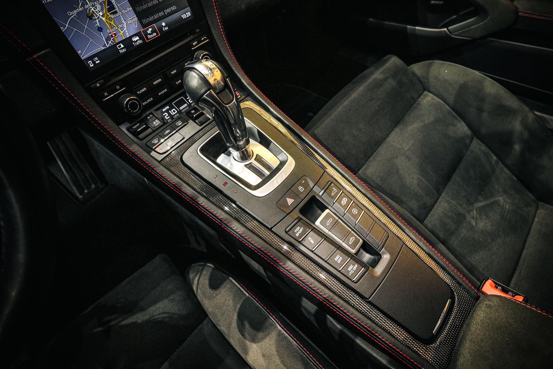 PORSCHE 718 Boxster Spyder PDK-image-16