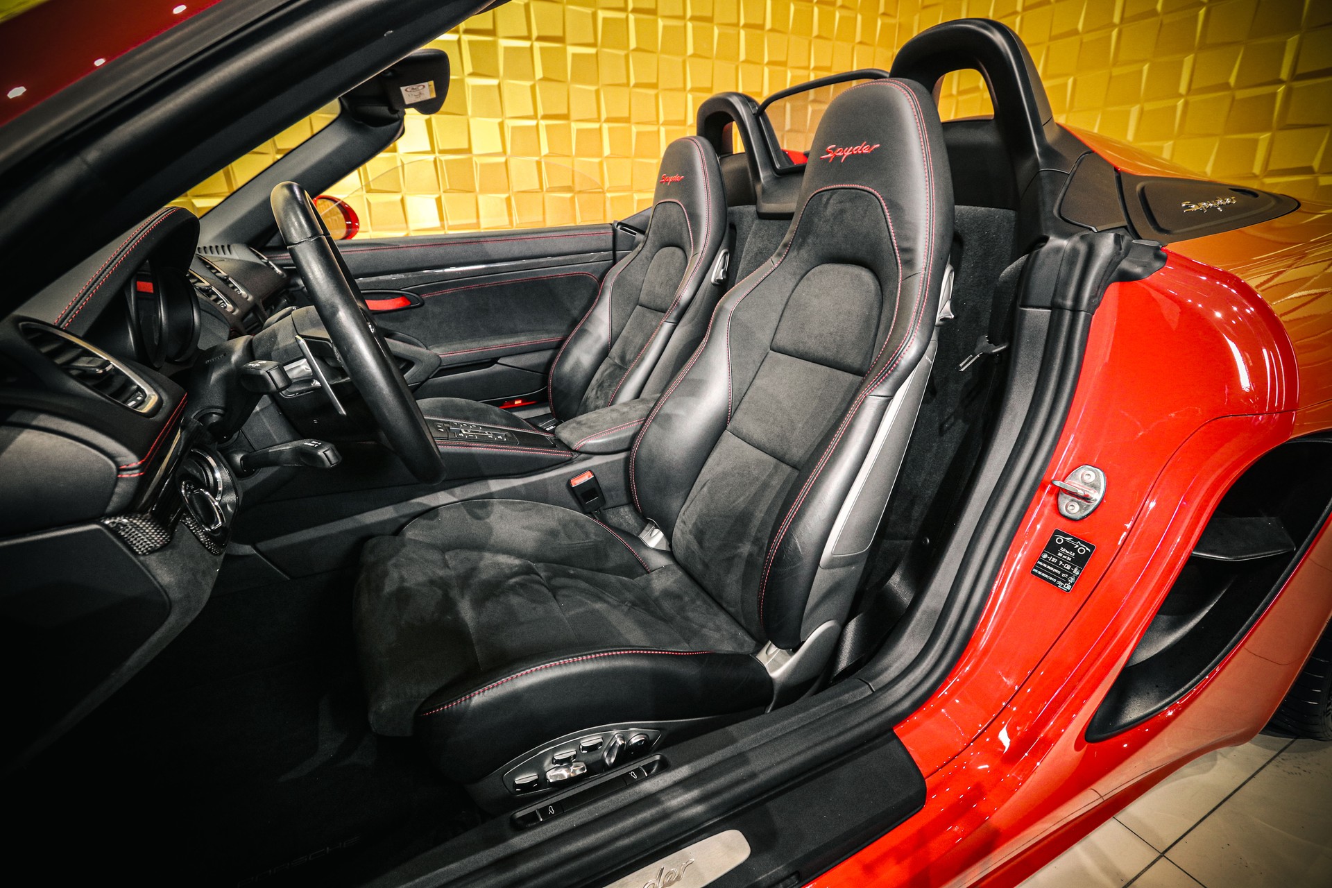 PORSCHE 718 Boxster Spyder PDK-image-11