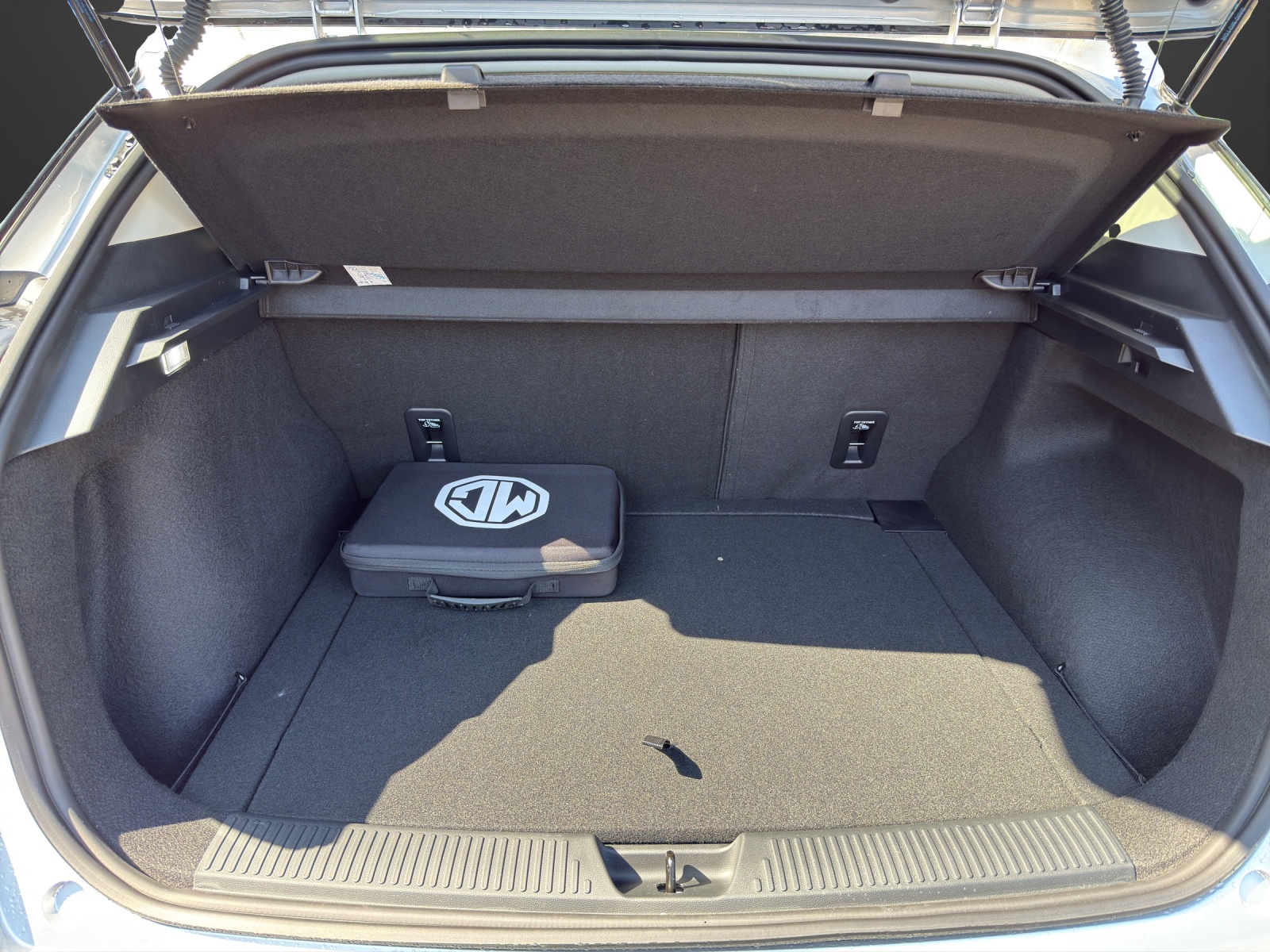 MG 4 64kWh Luxury-image-8
