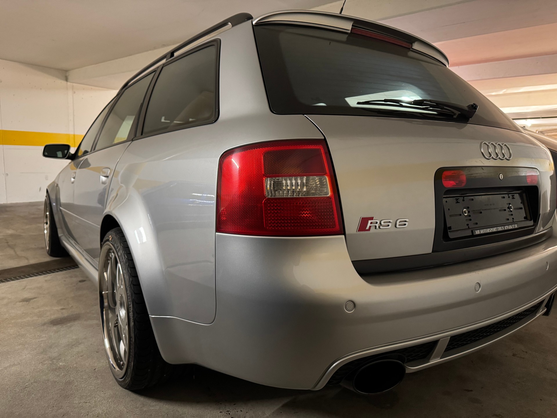 AUDI RS6 plus Avant quattro tiptronic-image-2