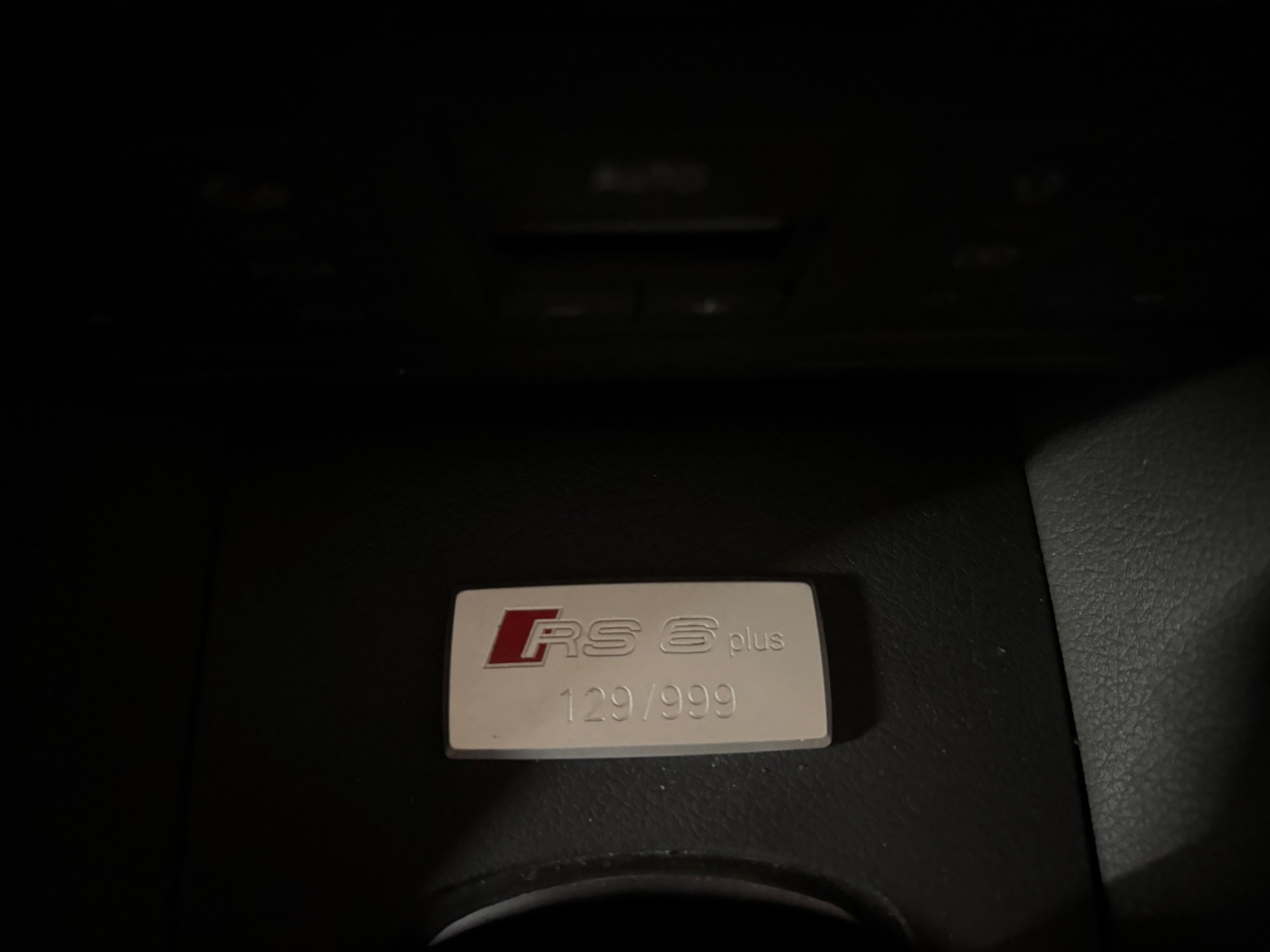 AUDI RS6 plus Avant quattro tiptronic-image-8