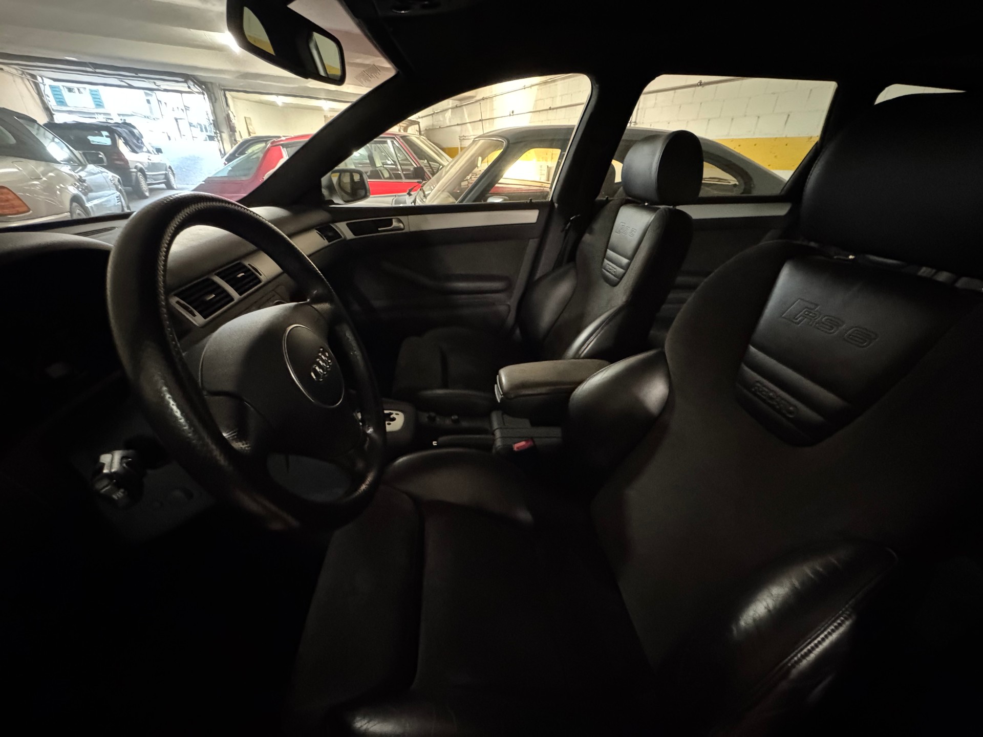AUDI RS6 plus Avant quattro tiptronic-image-5