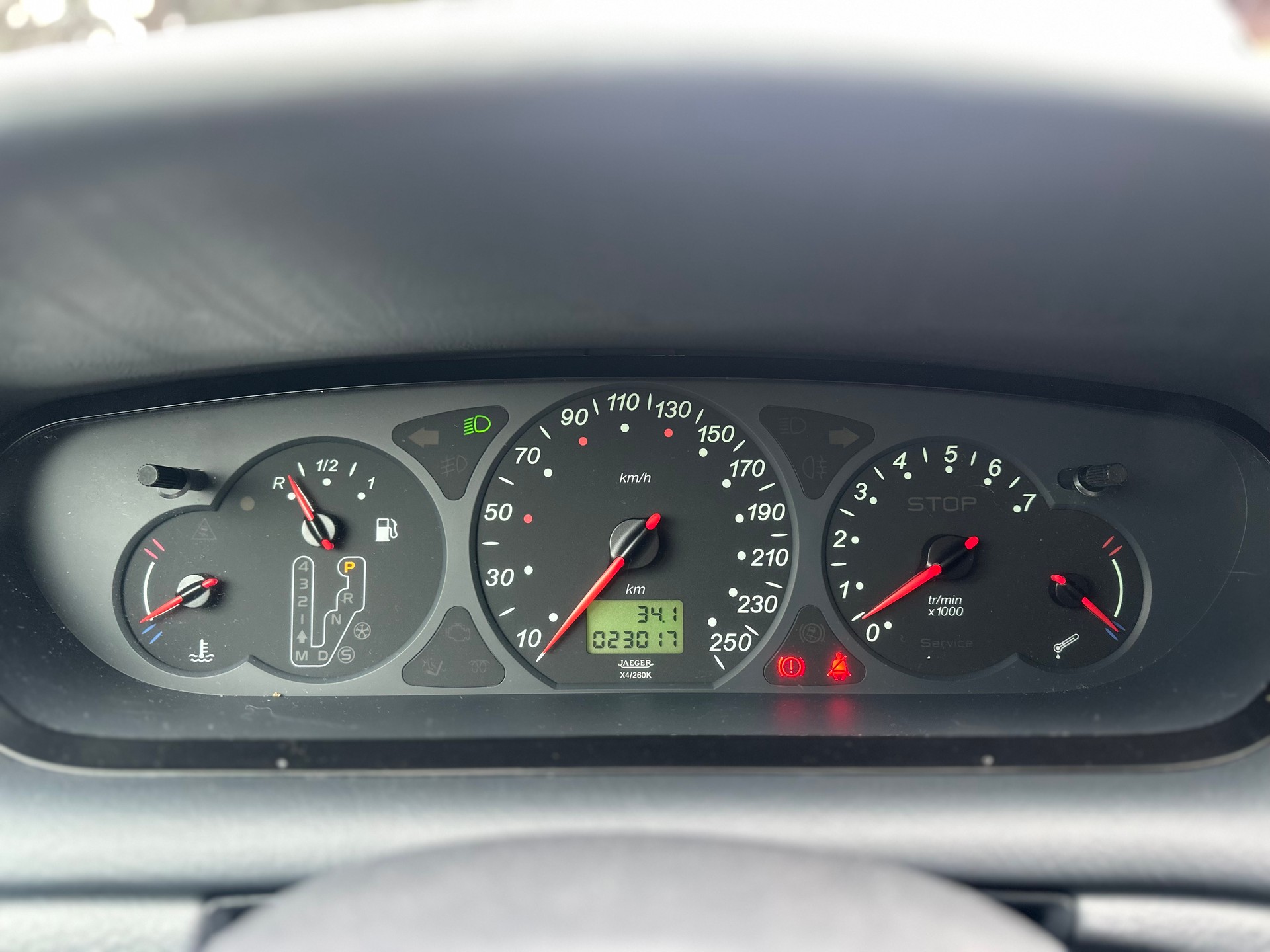 CITROEN C5 Break 2.0i 16V Exclusive Automatic-image-8